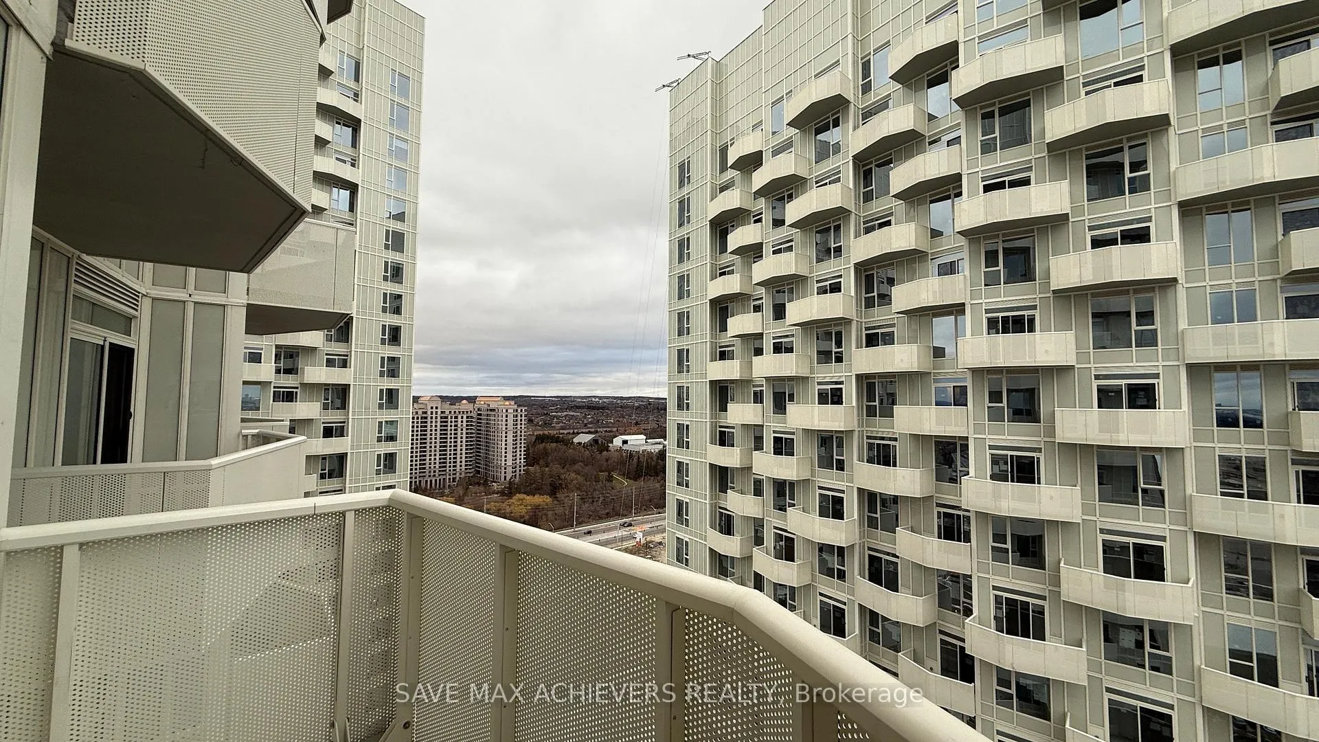 Photo 14 of Unit 2018, 10 Abeja Street, Vaughan, Concord — HOMEH