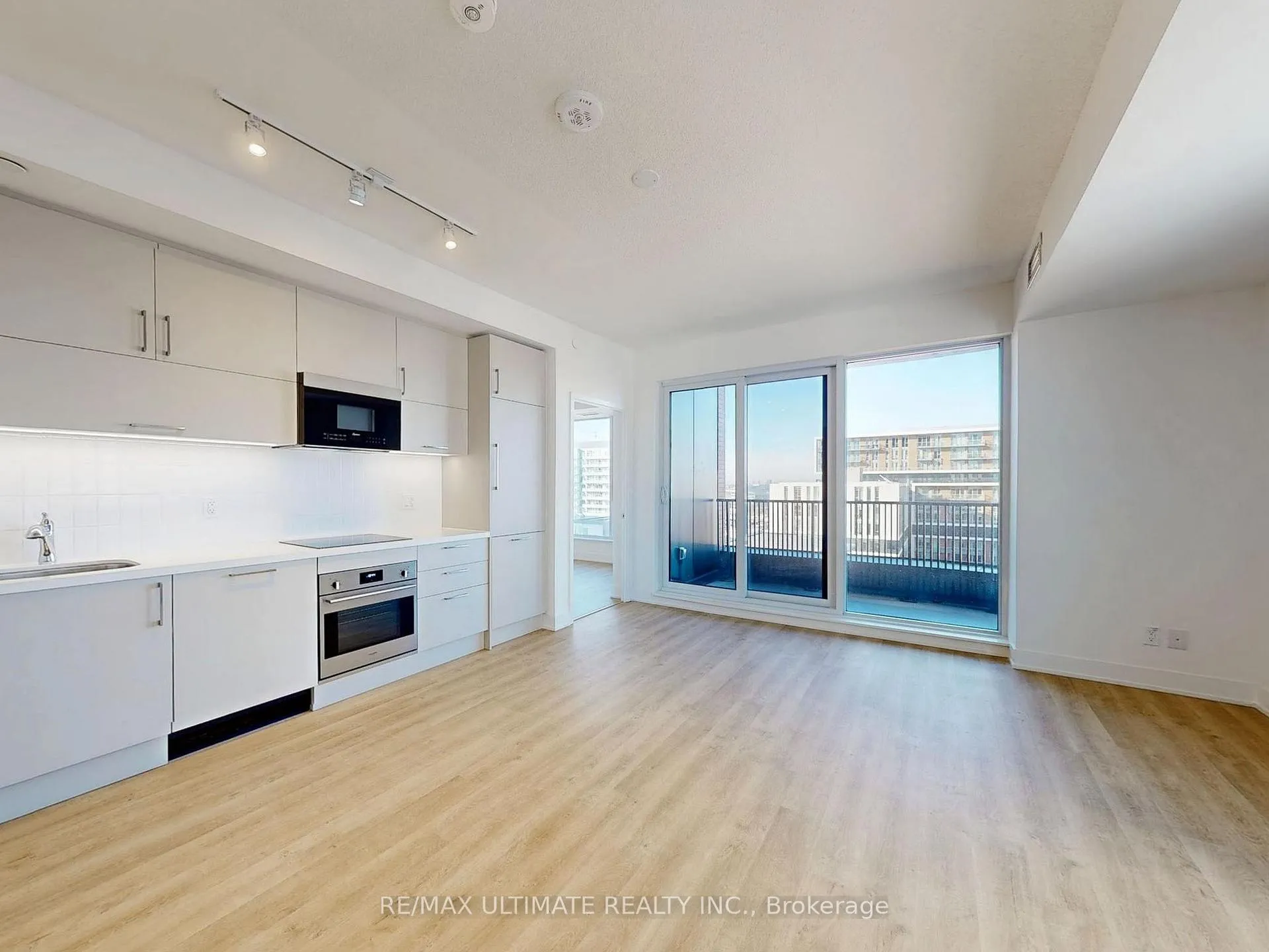 Photo 8 of Unit 1302, 38 Andre De Grasse Street, Markham, Unionville — HOMEH