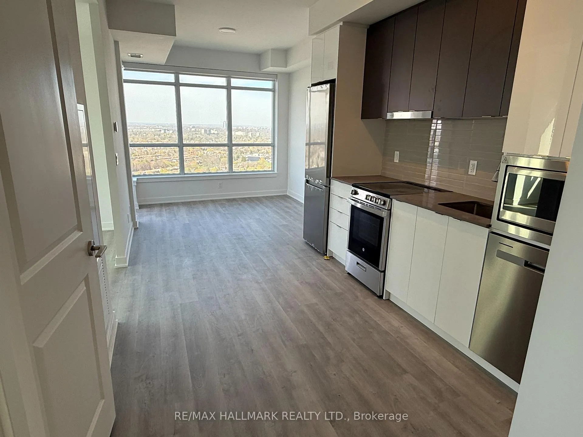 Photo 2 of Unit 2308, 50 Upper Mall Way, Vaughan, Brownridge — HOMEH