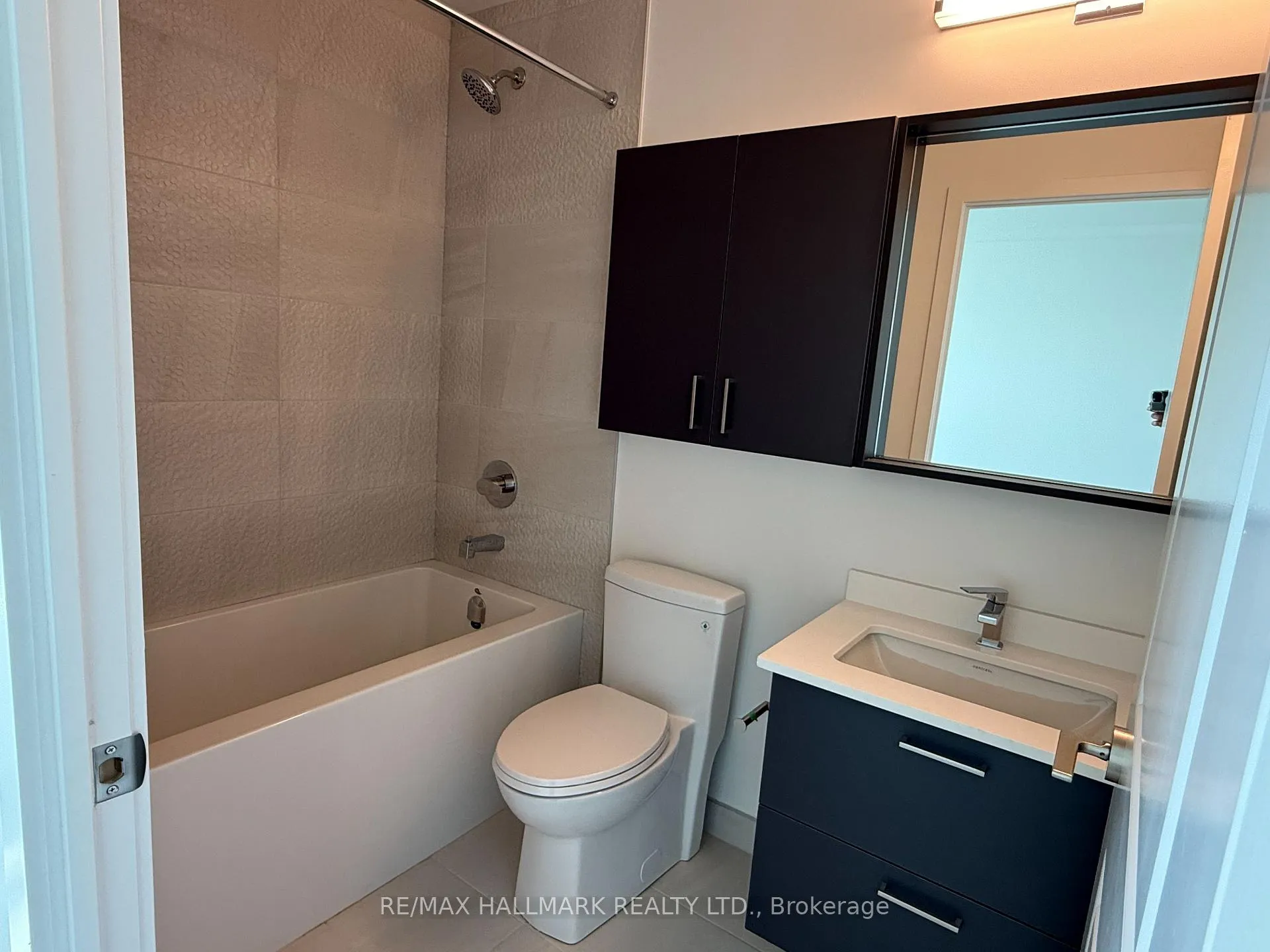 Photo 5 of Unit 2308, 50 Upper Mall Way, Vaughan, Brownridge — HOMEH