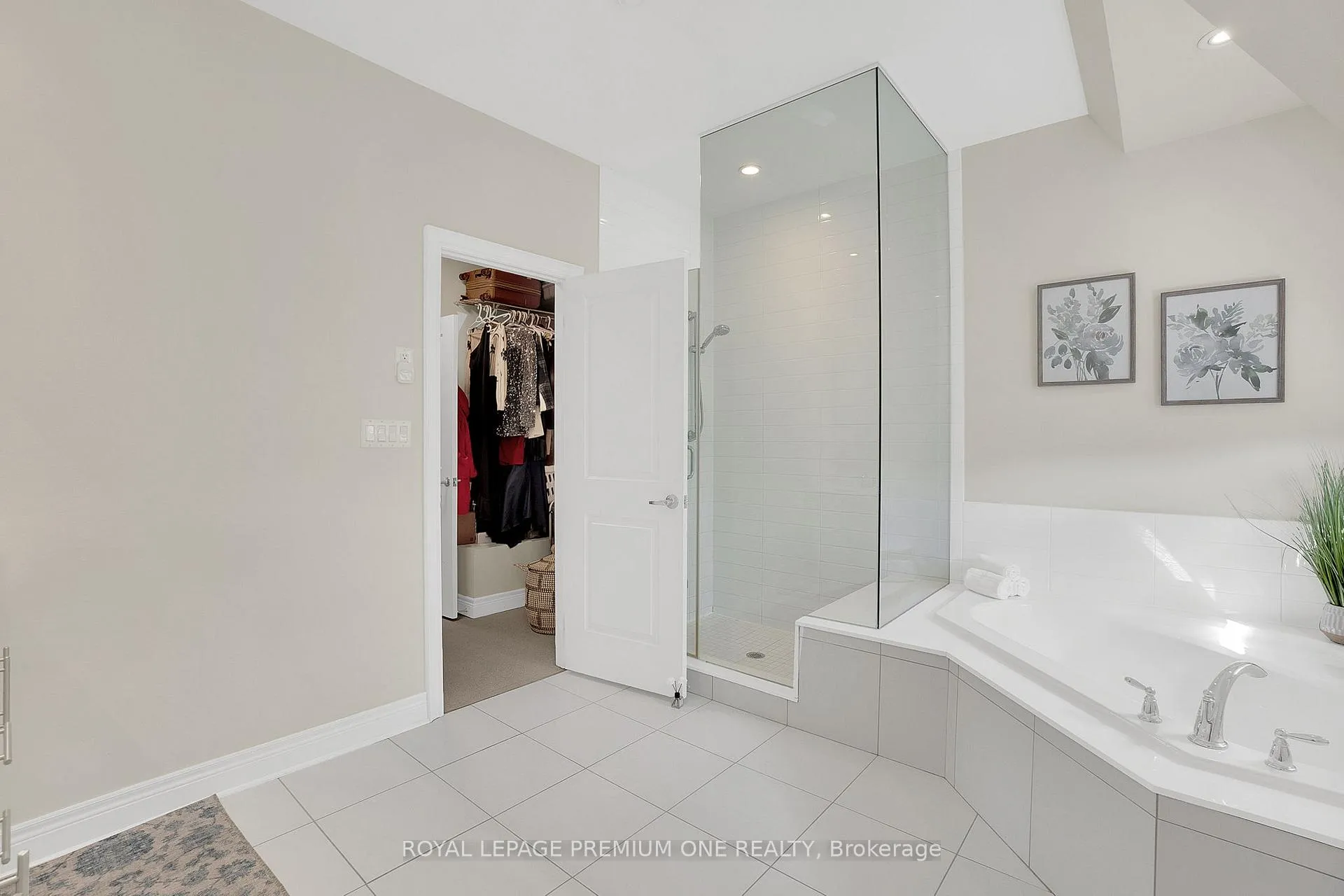 Photo 26 of 29 Nease Lane, Vaughan, West Woodbridge — HOMEH