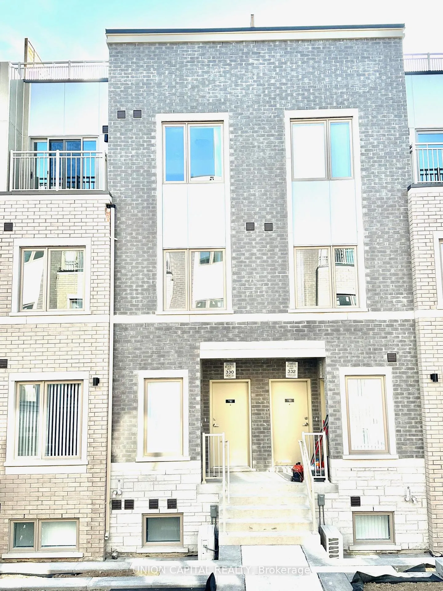 Photo 2 of Unit TH182, 151 Honeycrisp Crescent, Vaughan, Vaughan Corporate Centre — HOMEH
