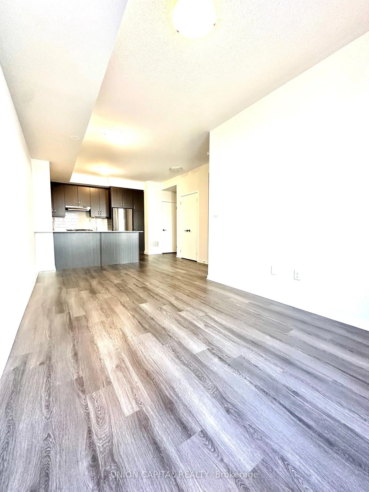 Photo 4 of Unit TH182, 151 Honeycrisp Crescent, Vaughan, Vaughan Corporate Centre — HOMEH