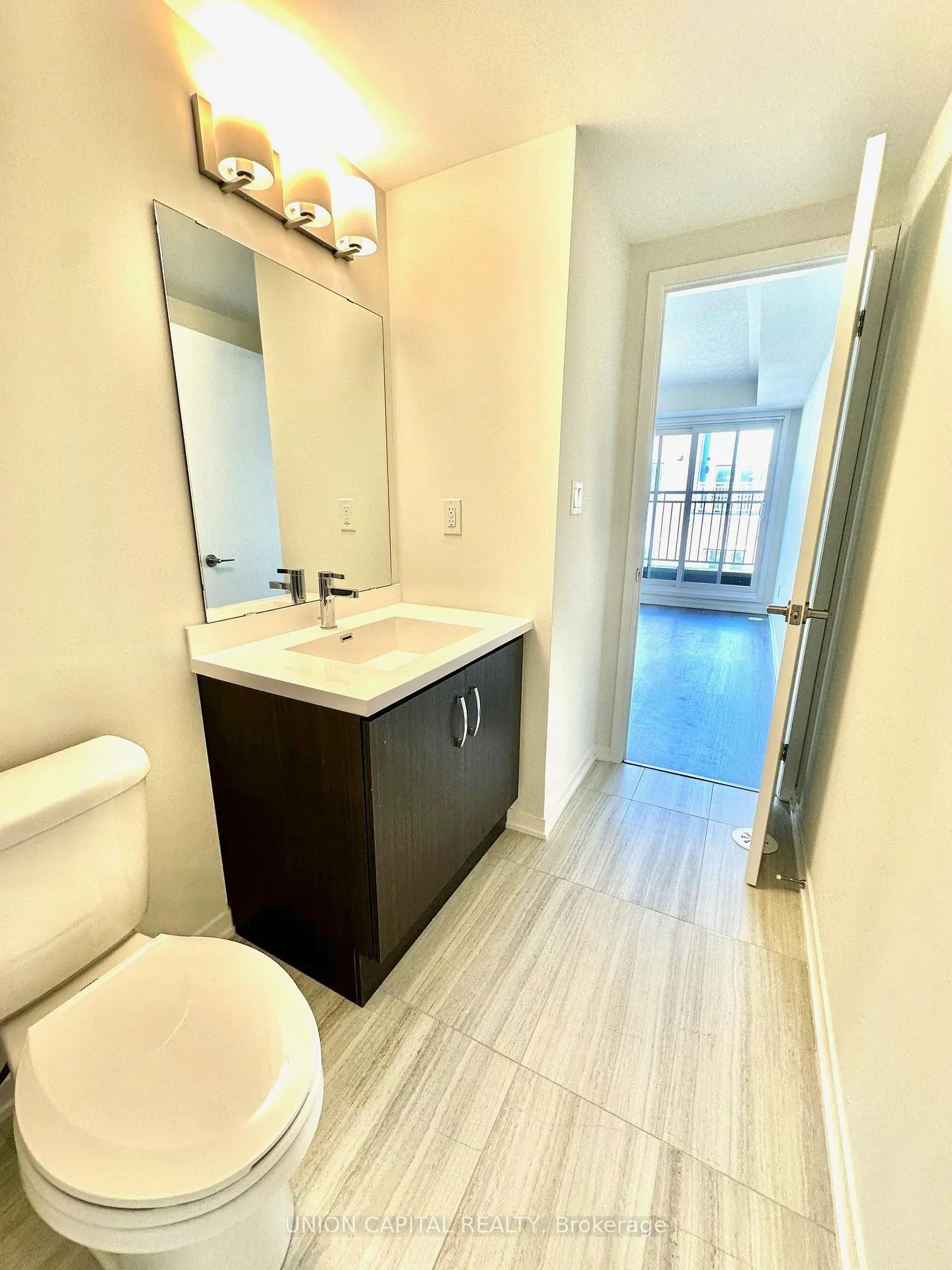 Photo 11 of Unit TH182, 151 Honeycrisp Crescent, Vaughan, Vaughan Corporate Centre — HOMEH