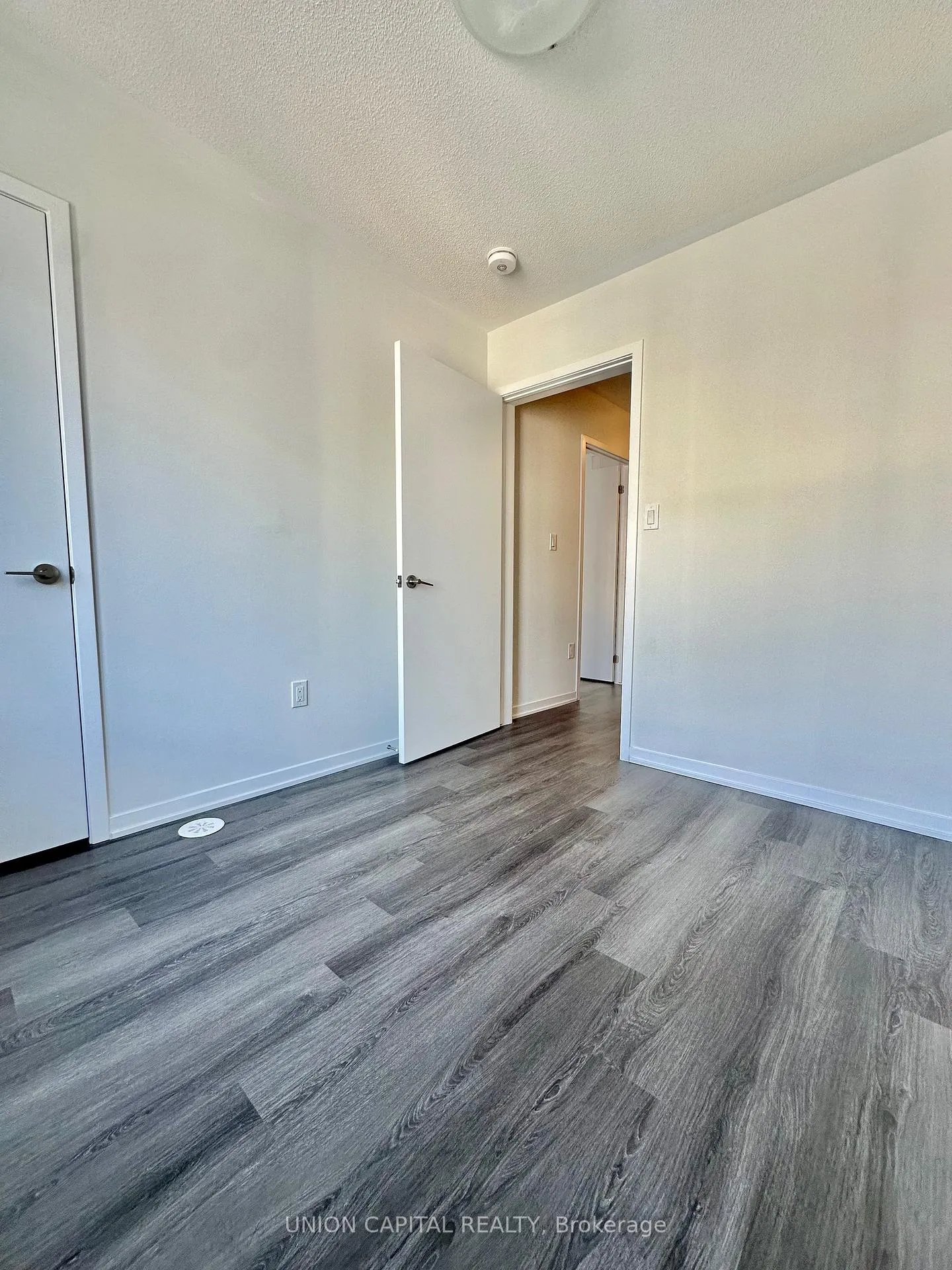 Photo 13 of Unit TH182, 151 Honeycrisp Crescent, Vaughan, Vaughan Corporate Centre — HOMEH