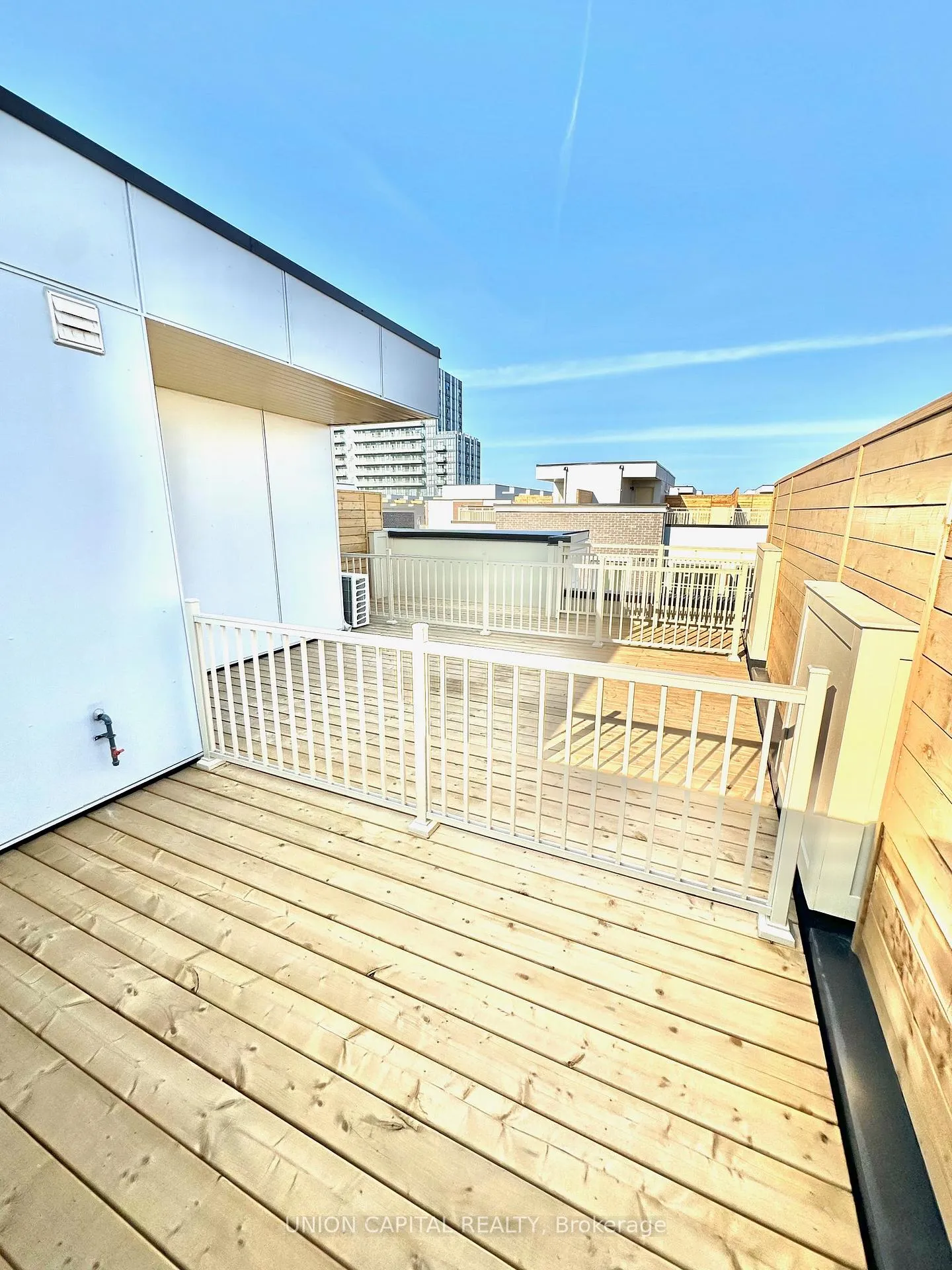 Photo 15 of Unit TH182, 151 Honeycrisp Crescent, Vaughan, Vaughan Corporate Centre — HOMEH
