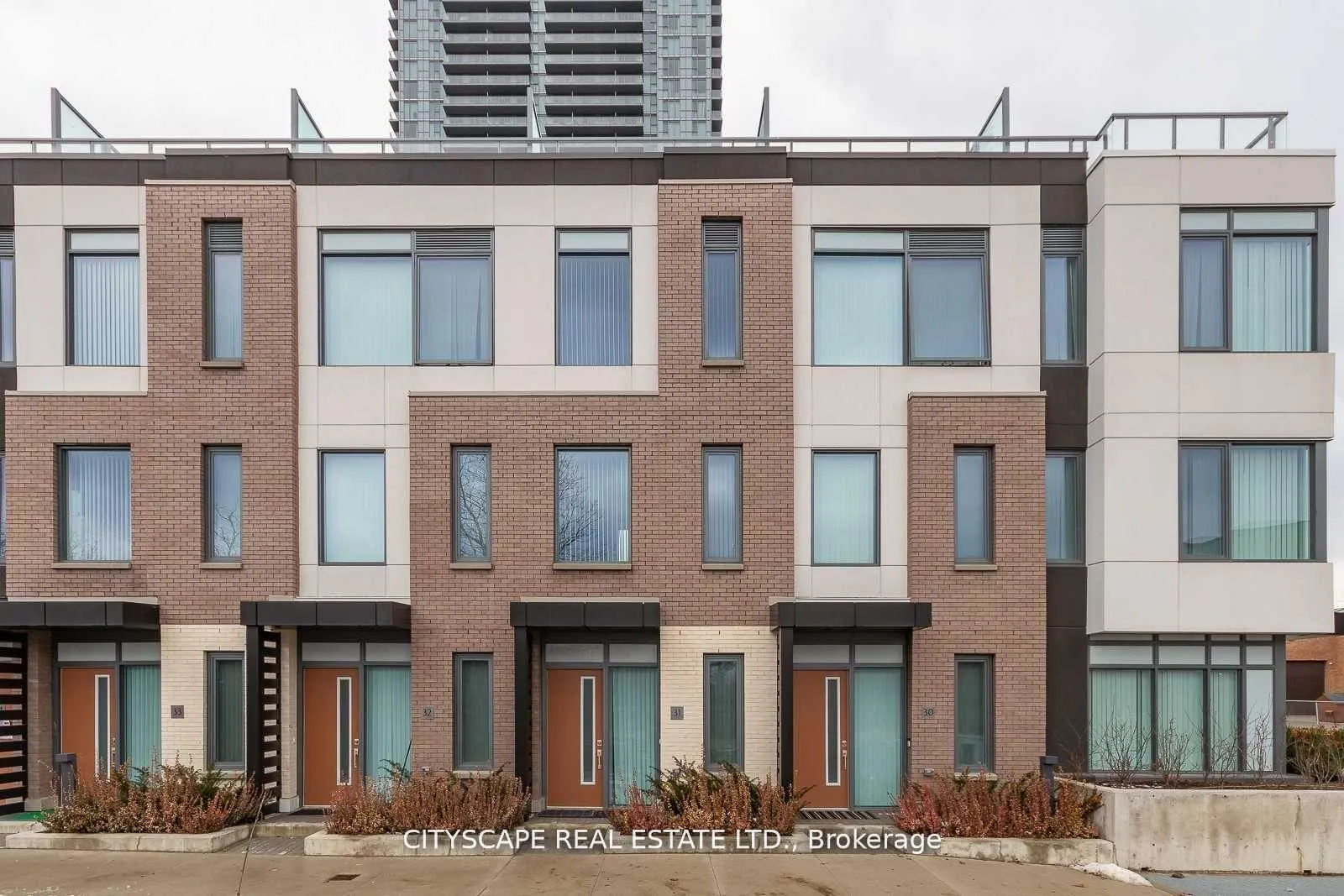 Photo 1 of Unit TH 27, 1030 Portage Parkway, Vaughan, Concord — HOMEH