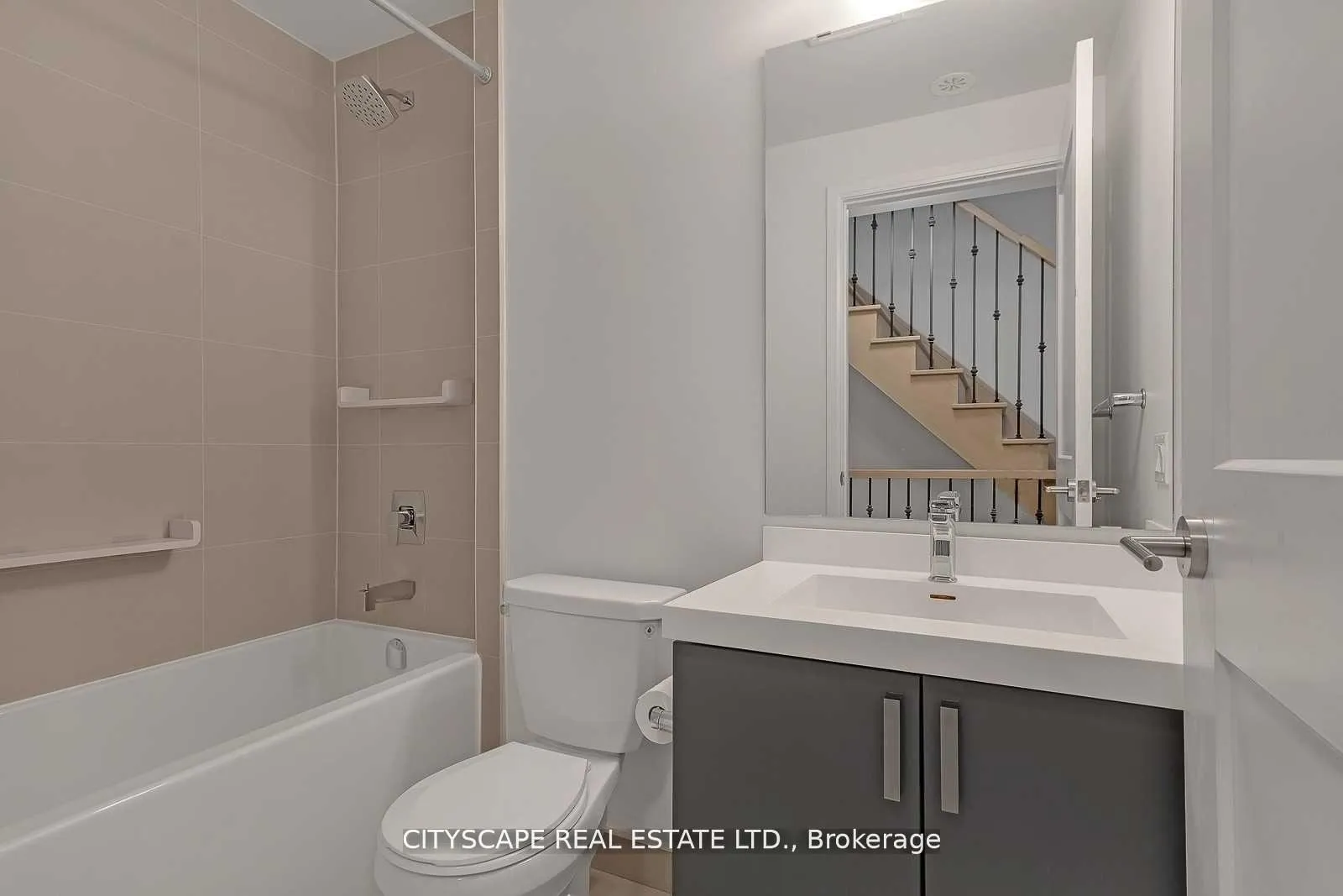 Photo 6 of Unit TH 27, 1030 Portage Parkway, Vaughan, Concord — HOMEH