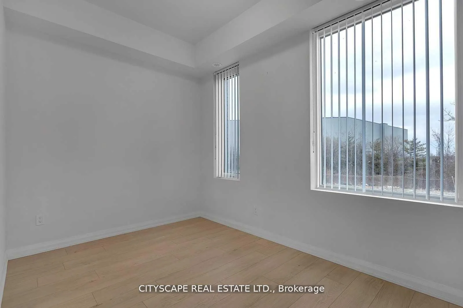 Photo 8 of Unit TH 27, 1030 Portage Parkway, Vaughan, Concord — HOMEH