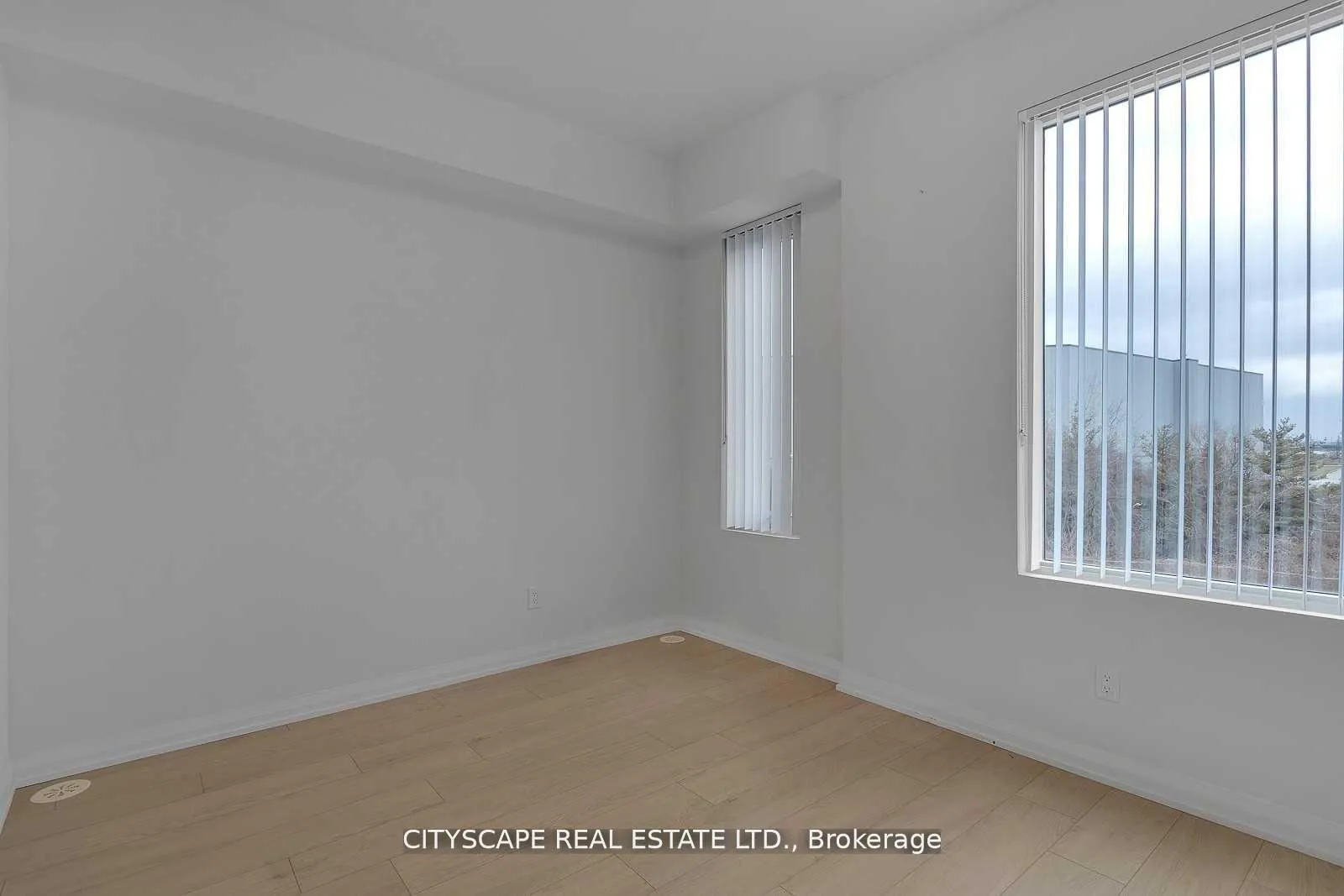 Photo 10 of Unit TH 27, 1030 Portage Parkway, Vaughan, Concord — HOMEH