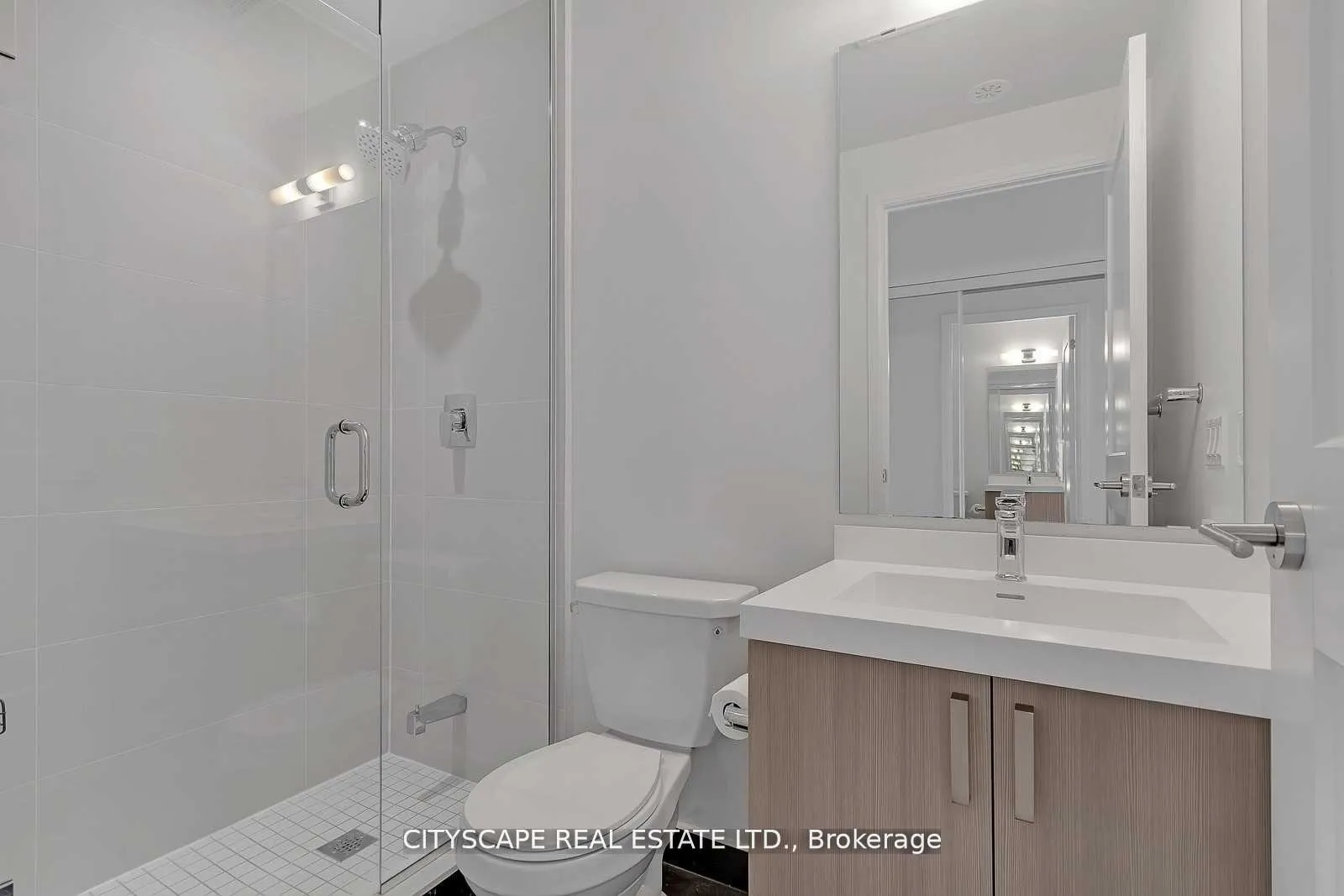 Photo 11 of Unit TH 27, 1030 Portage Parkway, Vaughan, Concord — HOMEH