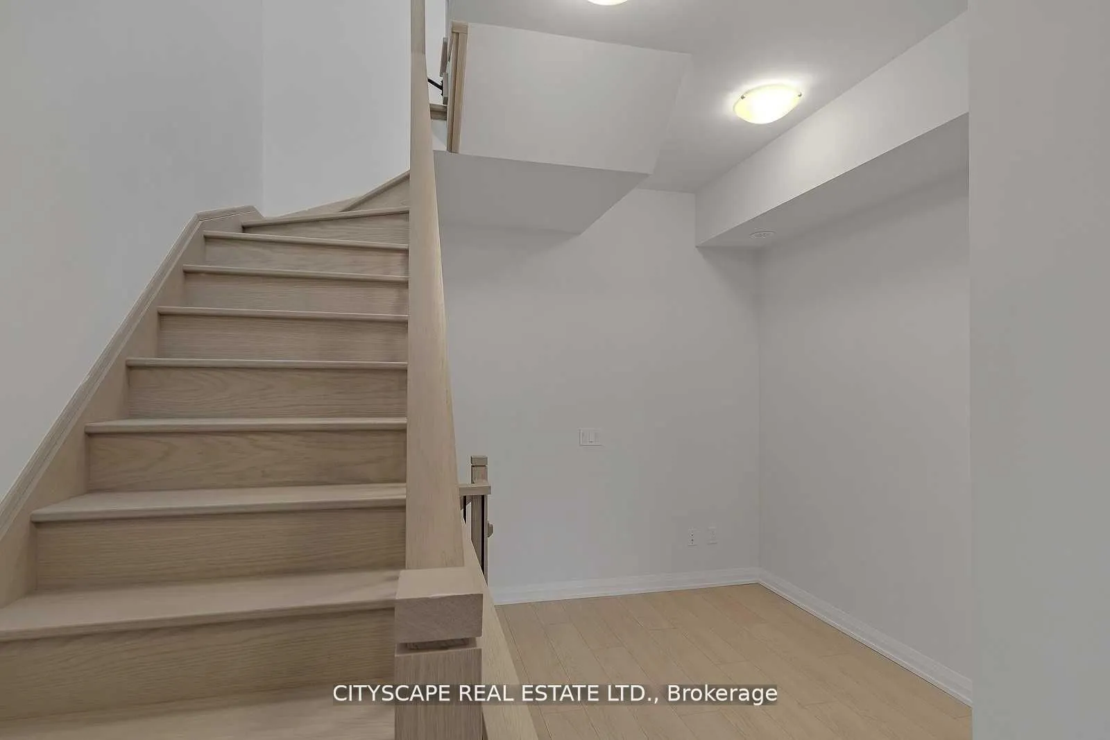Photo 12 of Unit TH 27, 1030 Portage Parkway, Vaughan, Concord — HOMEH