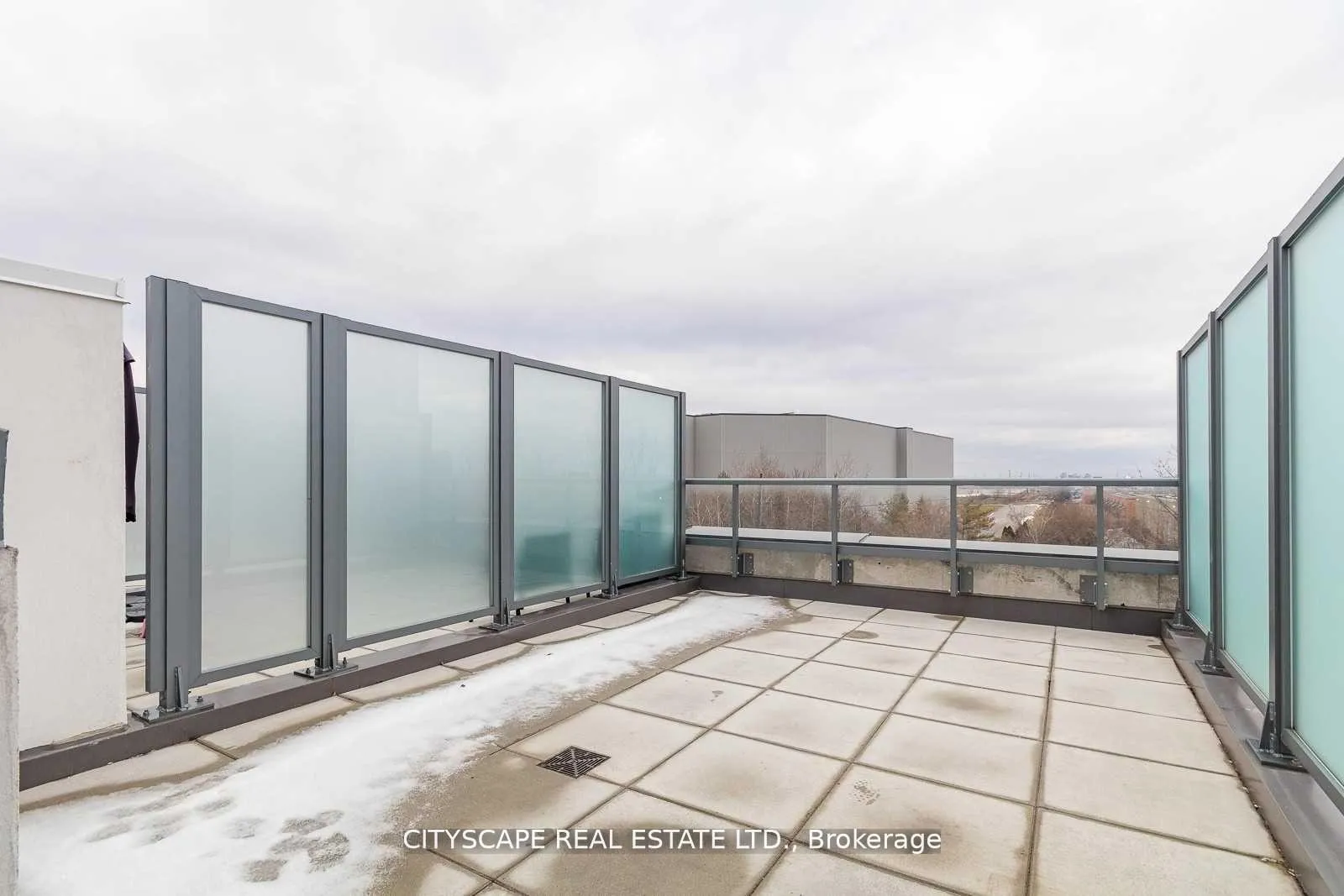 Photo 13 of Unit TH 27, 1030 Portage Parkway, Vaughan, Concord — HOMEH