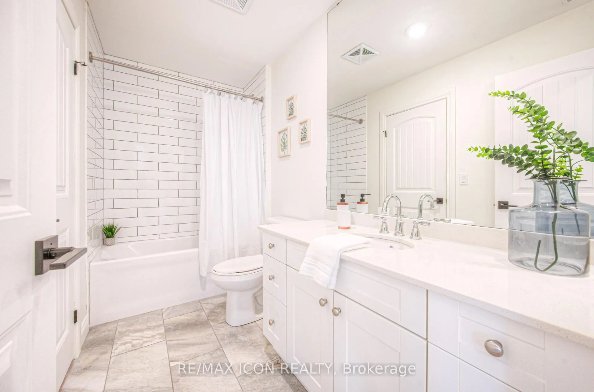 Photo 21 of Unit B301, 112 Union Street E, Waterloo, Uptown Waterloo/North Ward — HOMEH