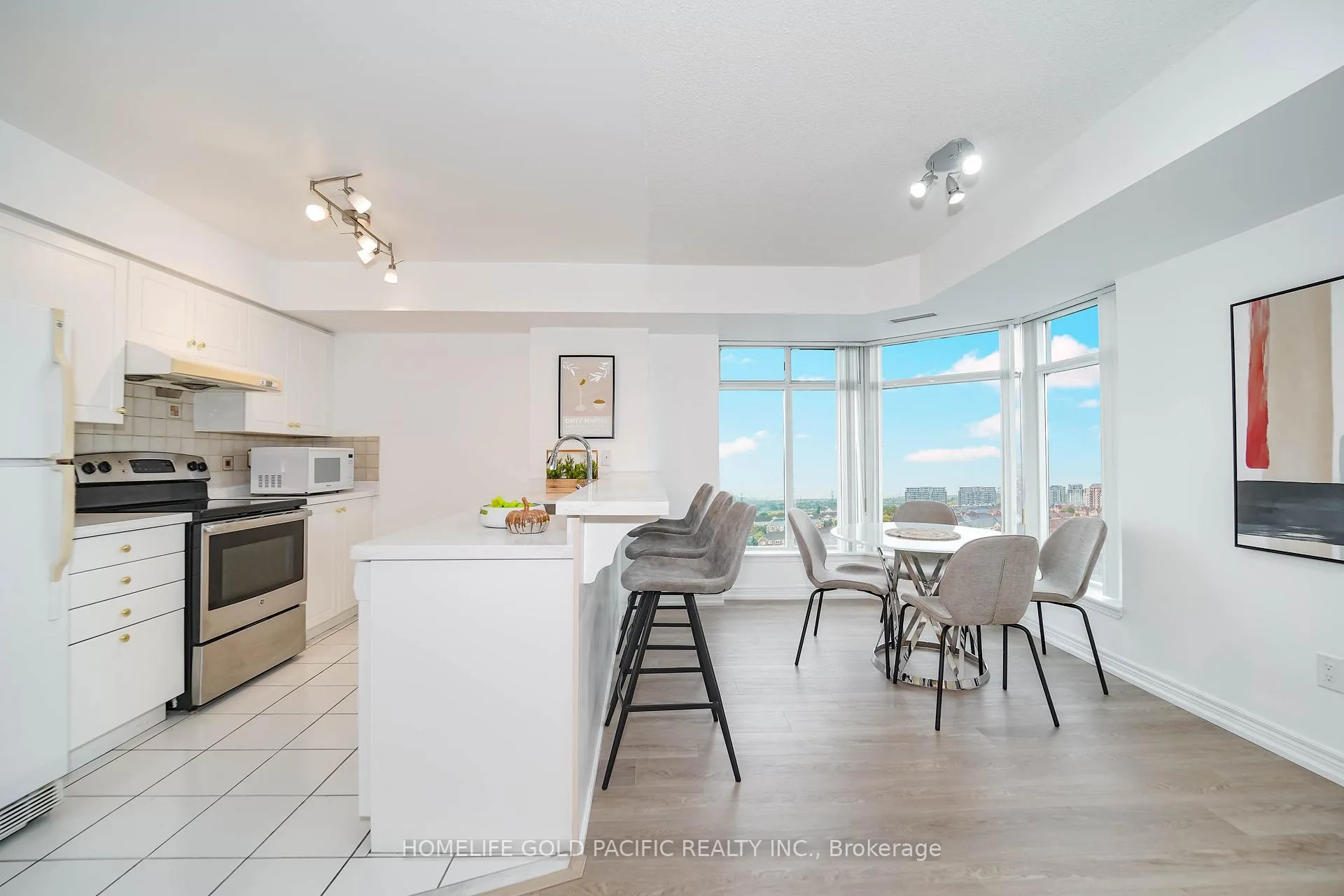 Photo 12 of Unit 1210, 135 Pond Drive, Markham, Commerce Valley — HOMEH