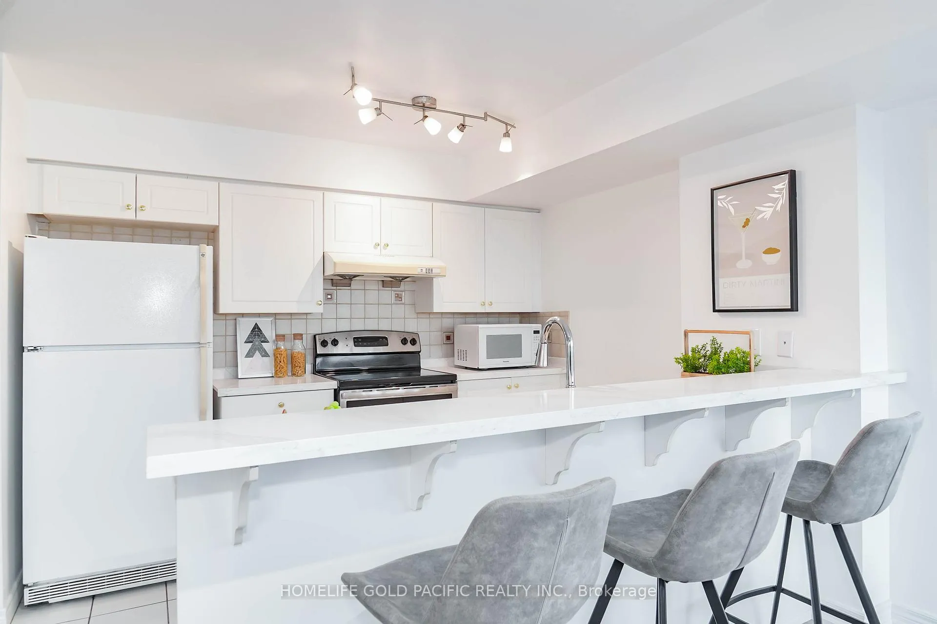 Photo 15 of Unit 1210, 135 Pond Drive, Markham, Commerce Valley — HOMEH