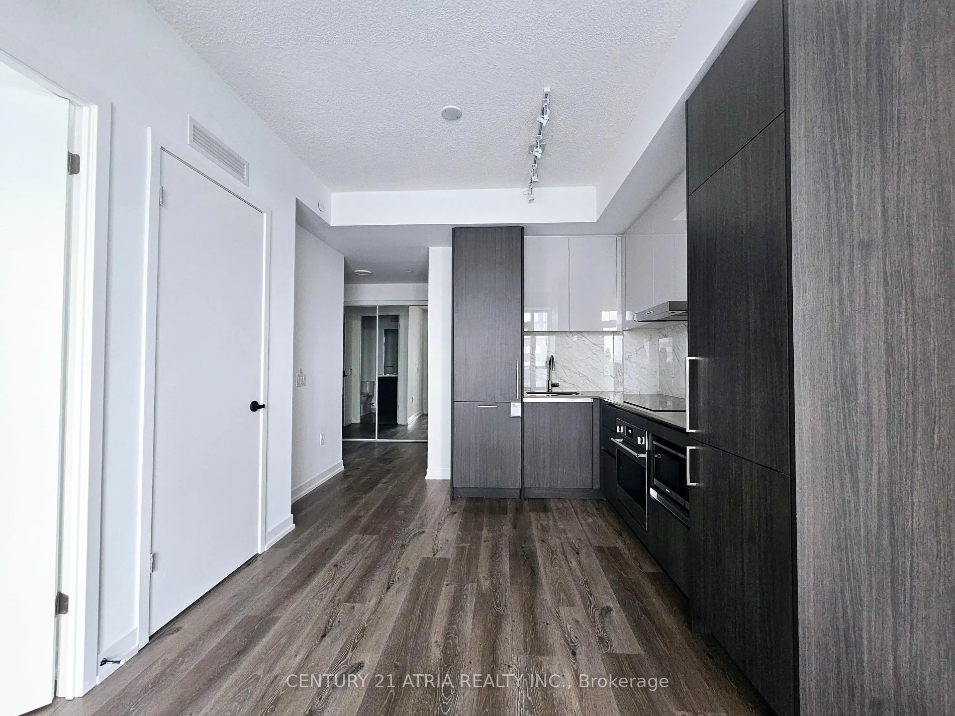 Photo 3 of Unit 701, 225 Commerce Street, Vaughan, Vaughan Corporate Centre — HOMEH