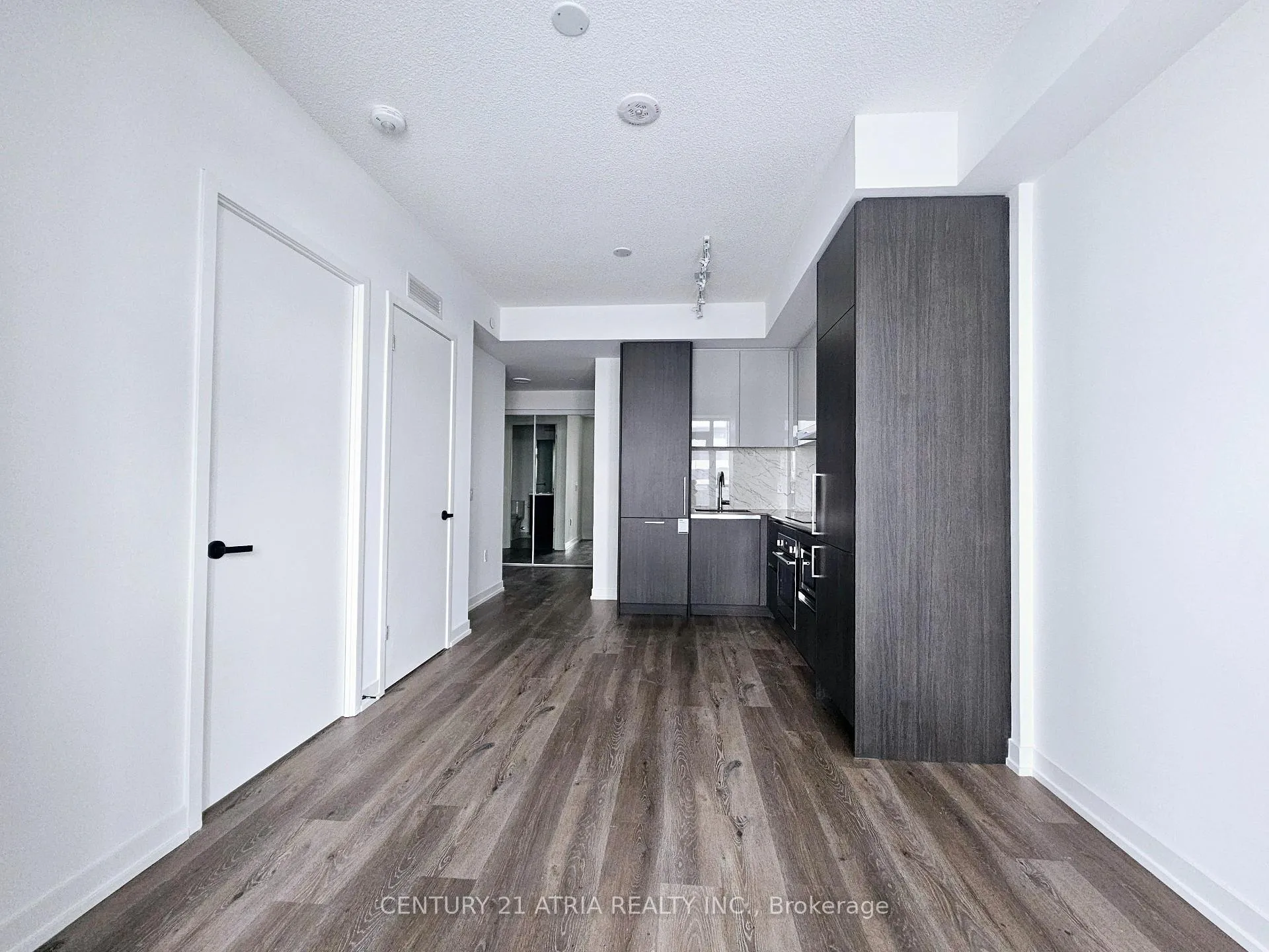 Photo 4 of Unit 701, 225 Commerce Street, Vaughan, Vaughan Corporate Centre — HOMEH