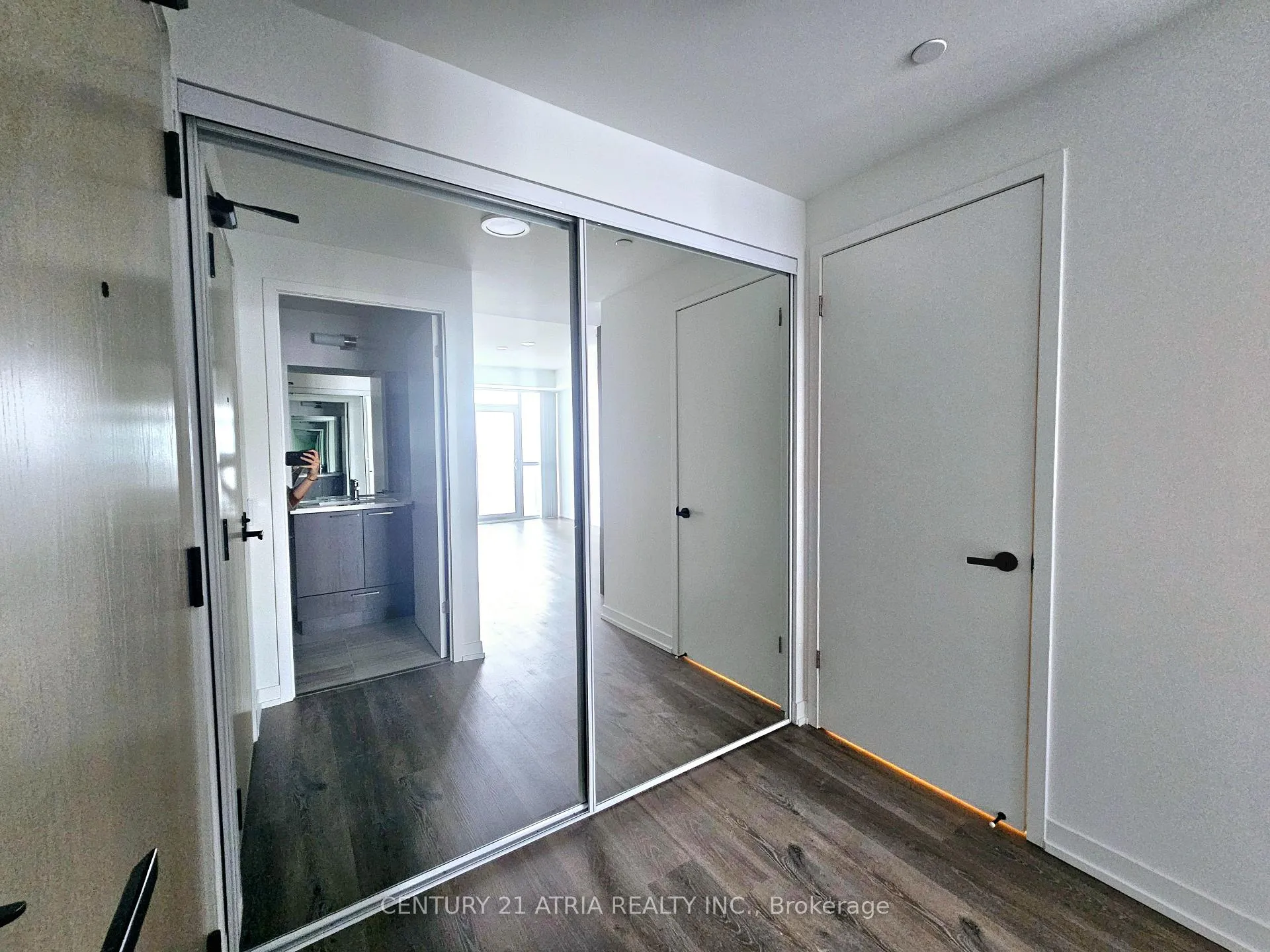 Photo 11 of Unit 701, 225 Commerce Street, Vaughan, Vaughan Corporate Centre — HOMEH