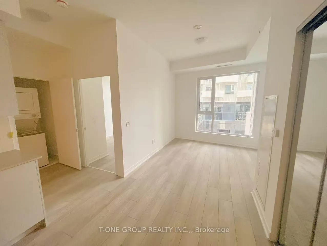 Photo 3 of Unit 601, 474 Caldari Road, Vaughan, Concord — HOMEH