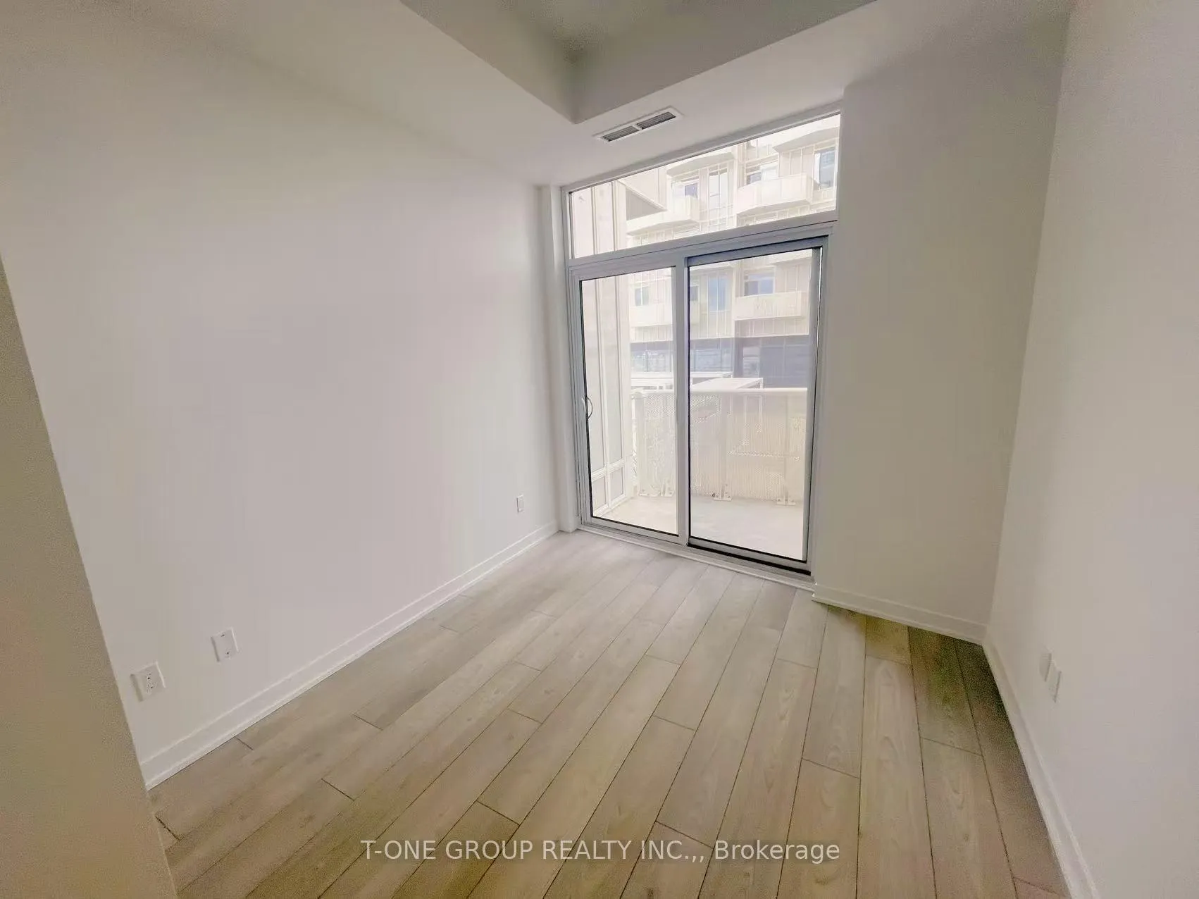 Photo 4 of Unit 601, 474 Caldari Road, Vaughan, Concord — HOMEH