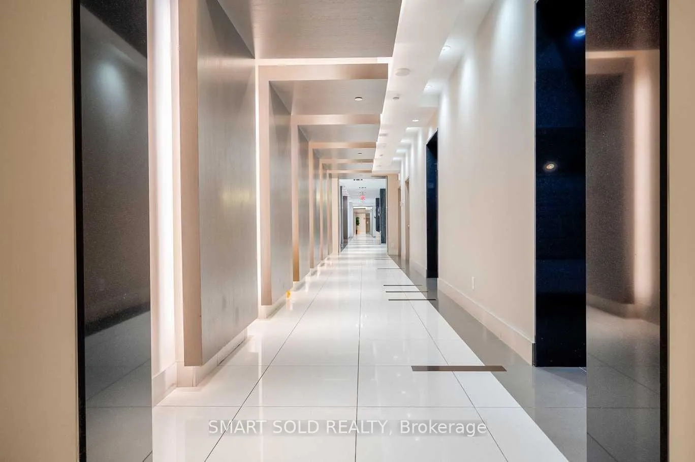 Photo 3 of Unit 1110, 7165 Yonge Street, Markham, Grandview — HOMEH