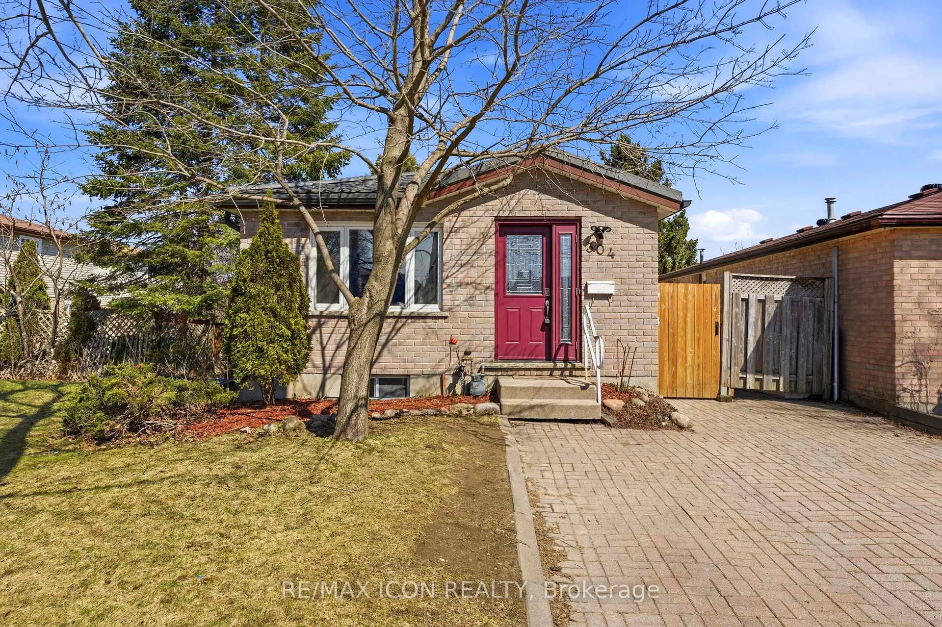 Photo 2 of 304 Dinison Place, Kitchener — HOMEH
