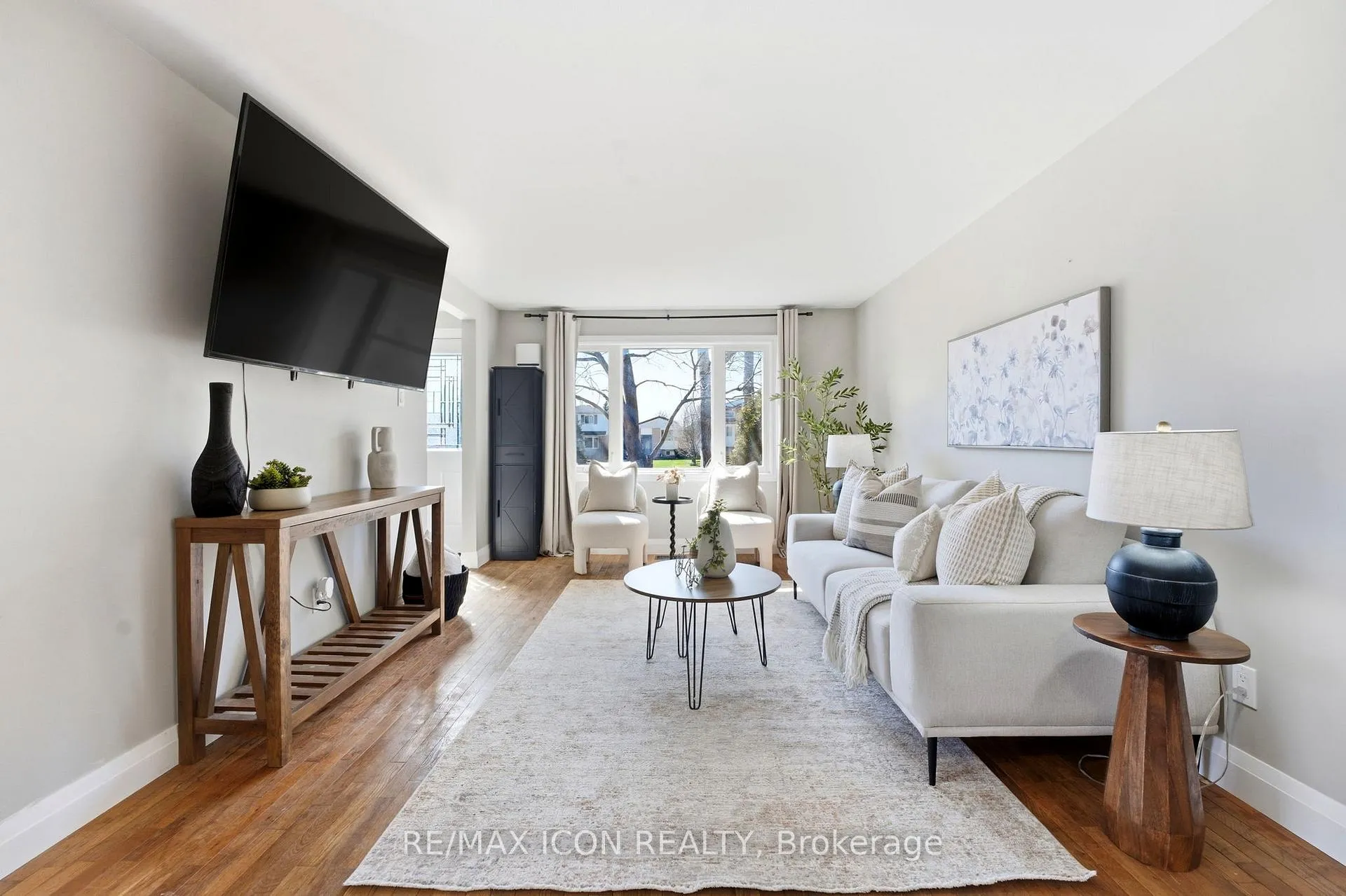 Photo 5 of 304 Dinison Place, Kitchener — HOMEH