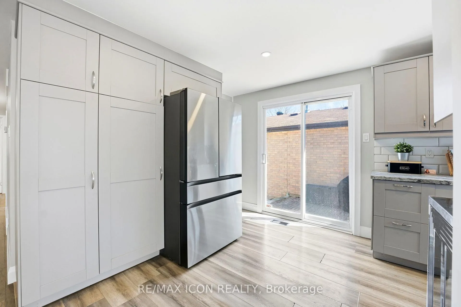 Photo 8 of 304 Dinison Place, Kitchener — HOMEH