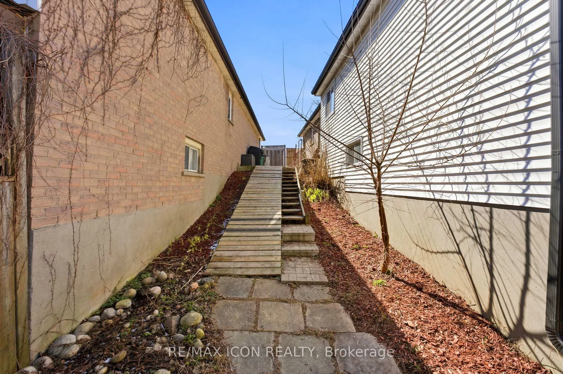 Photo 29 of 304 Dinison Place, Kitchener — HOMEH