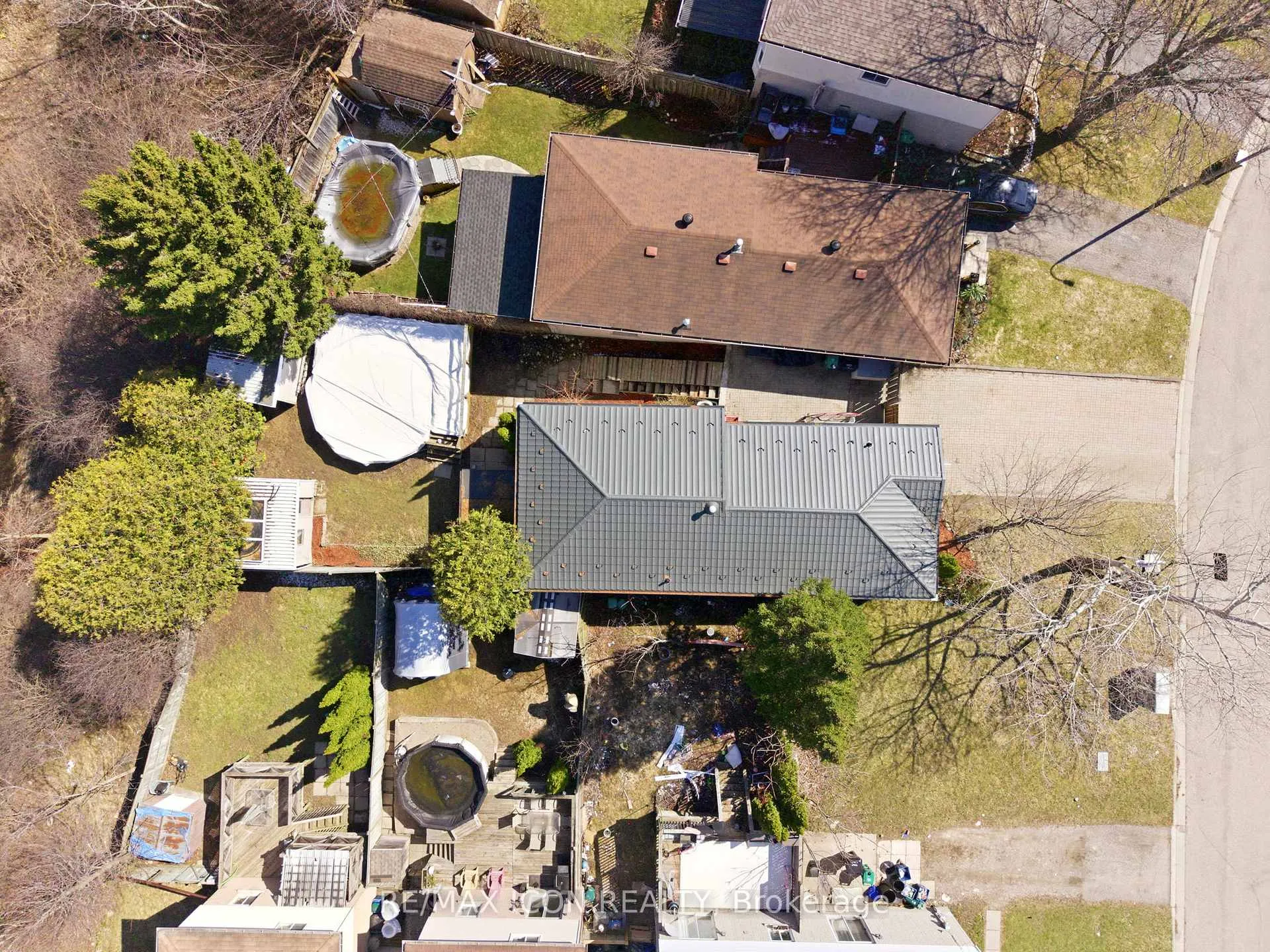 Photo 36 of 304 Dinison Place, Kitchener — HOMEH