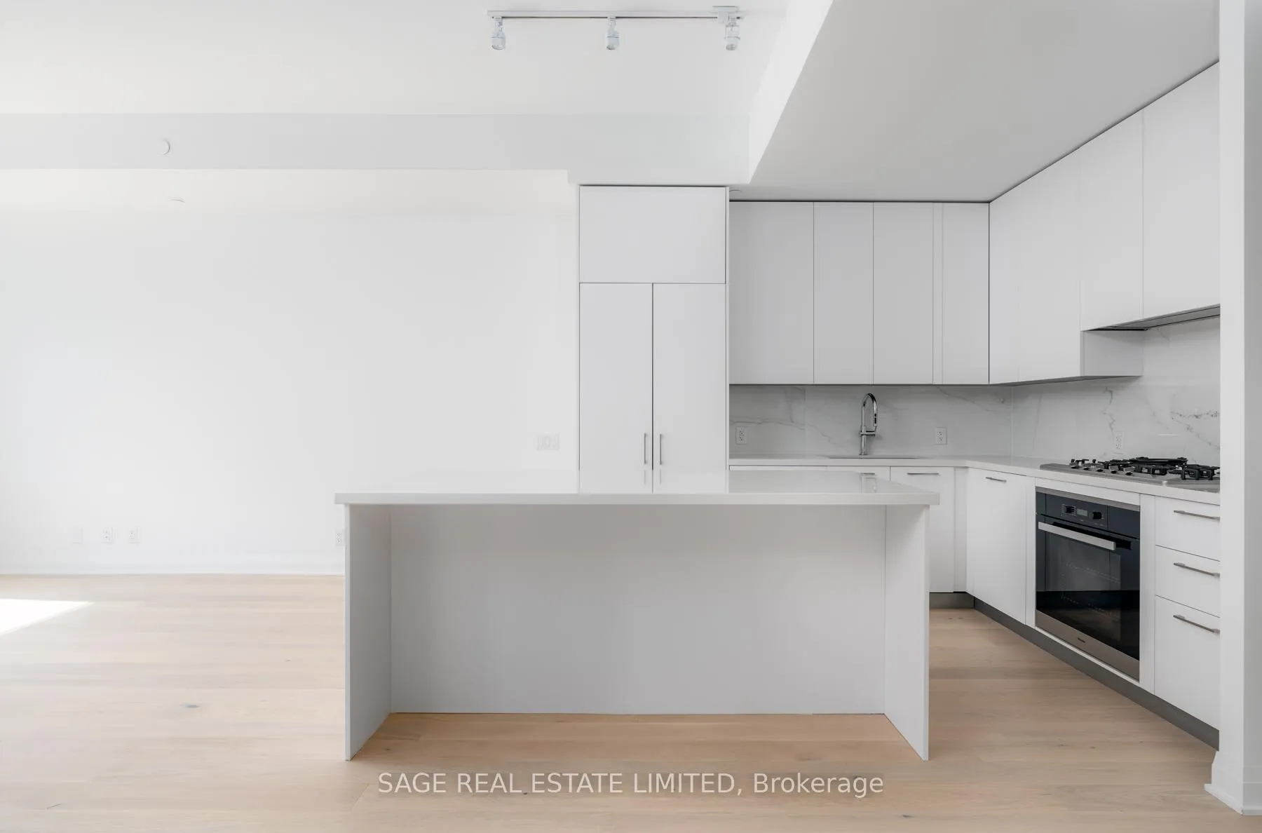 Photo 7 of Unit TH11, 33 Frederick Todd Way S, Toronto, Thorncliffe Park — HOMEH
