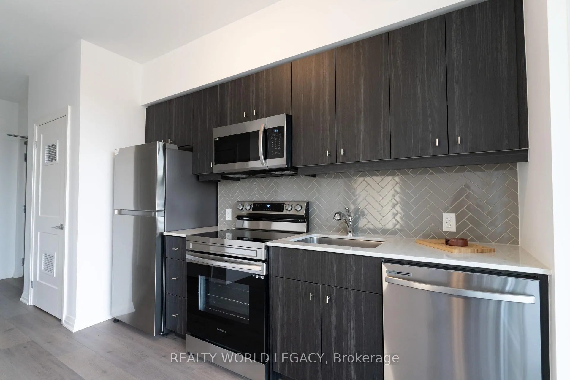 Photo 8 of Unit 215, 101 Golden Eagle Avenue, Waterloo — HOMEH
