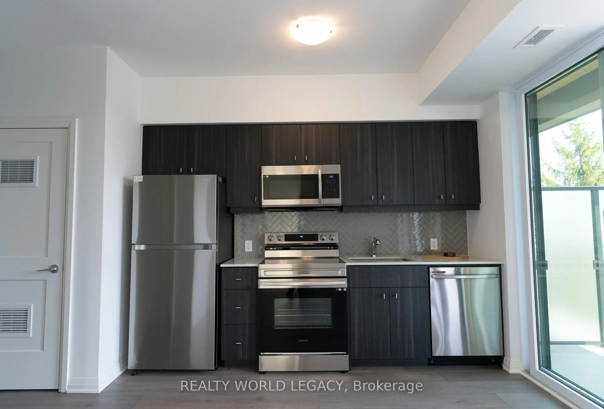 Photo 9 of Unit 215, 101 Golden Eagle Avenue, Waterloo — HOMEH