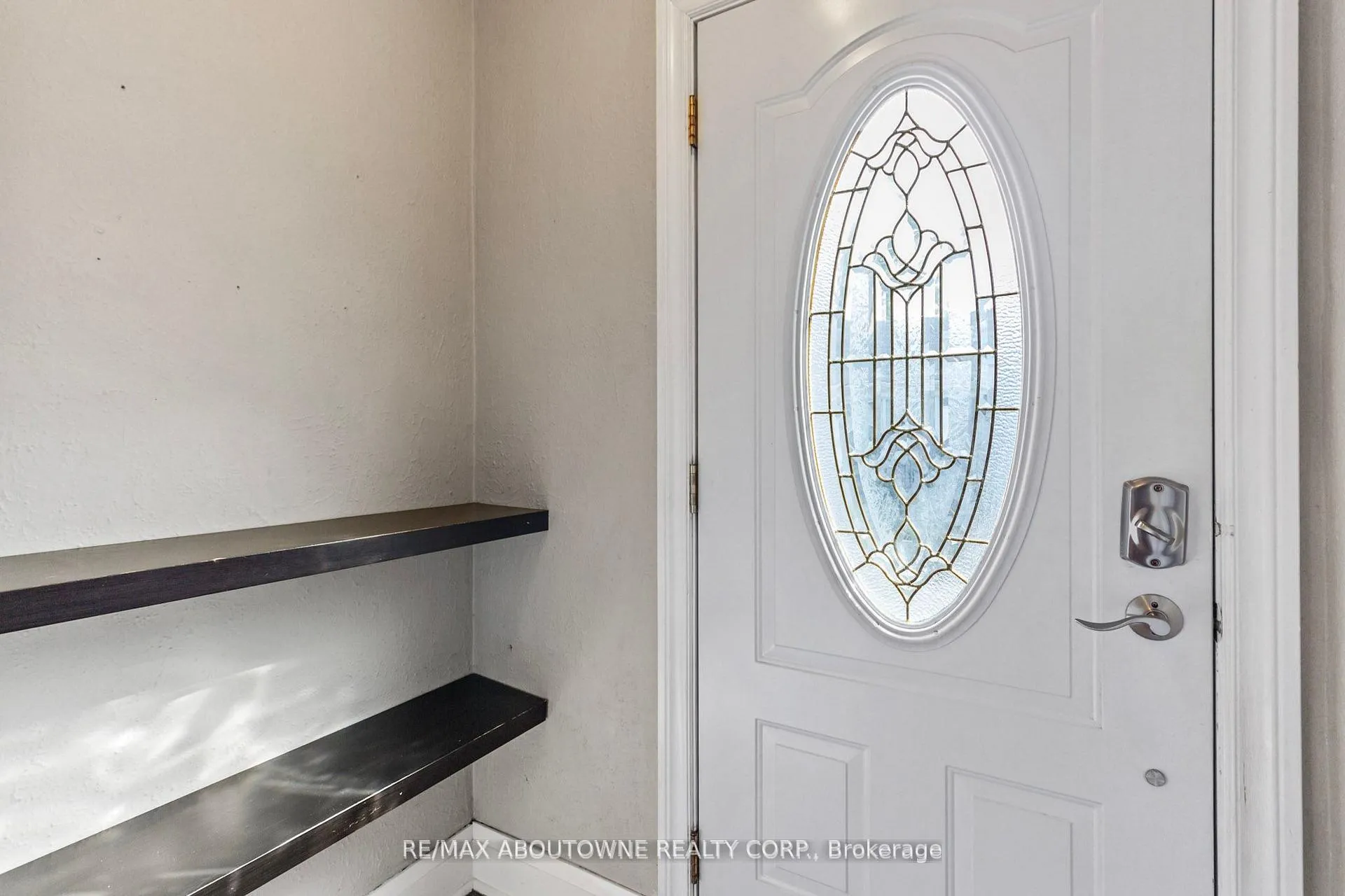 Photo 3 of 136 Brantdale Avenue, Hamilton, Southam — HOMEH