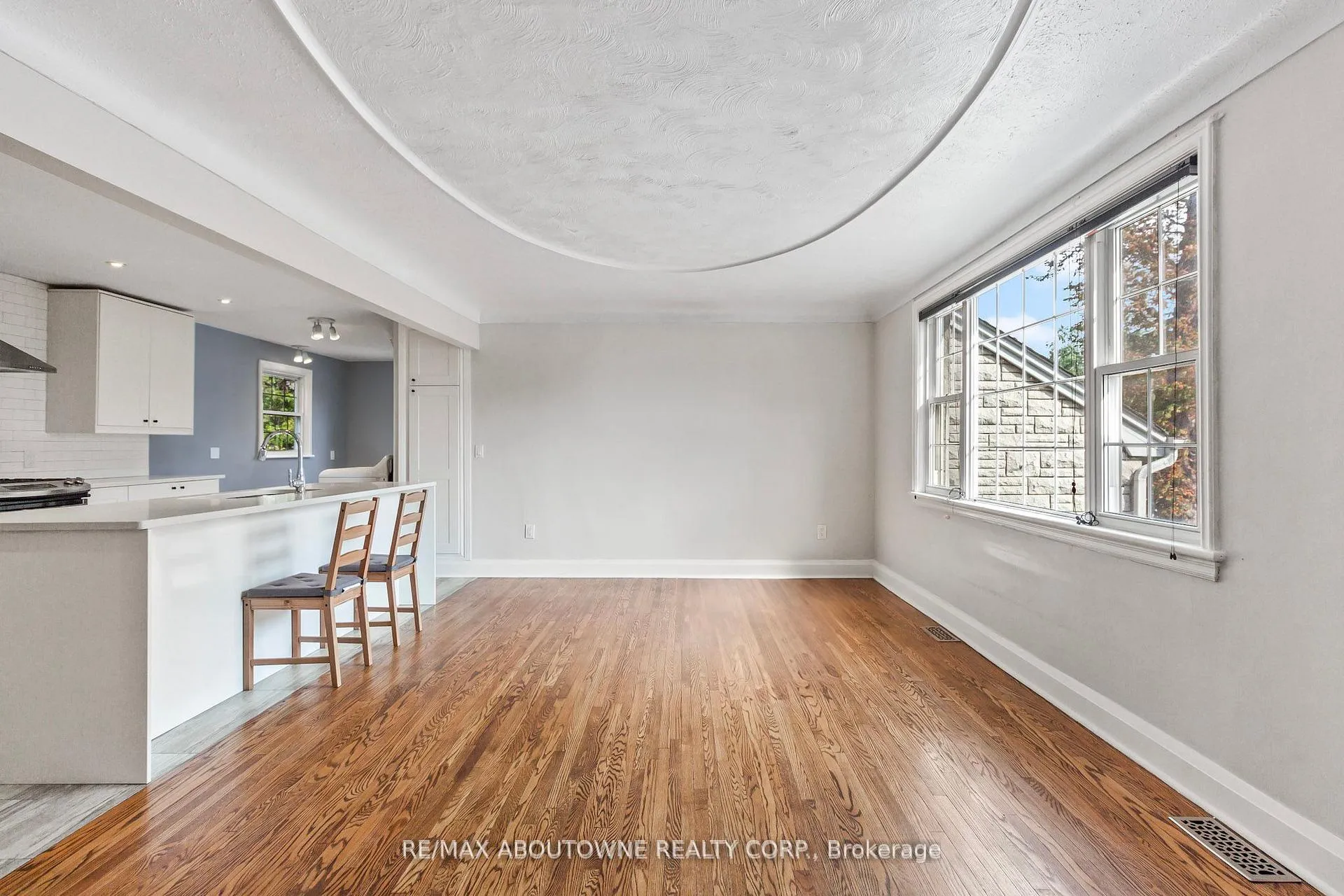 Photo 14 of 136 Brantdale Avenue, Hamilton, Southam — HOMEH