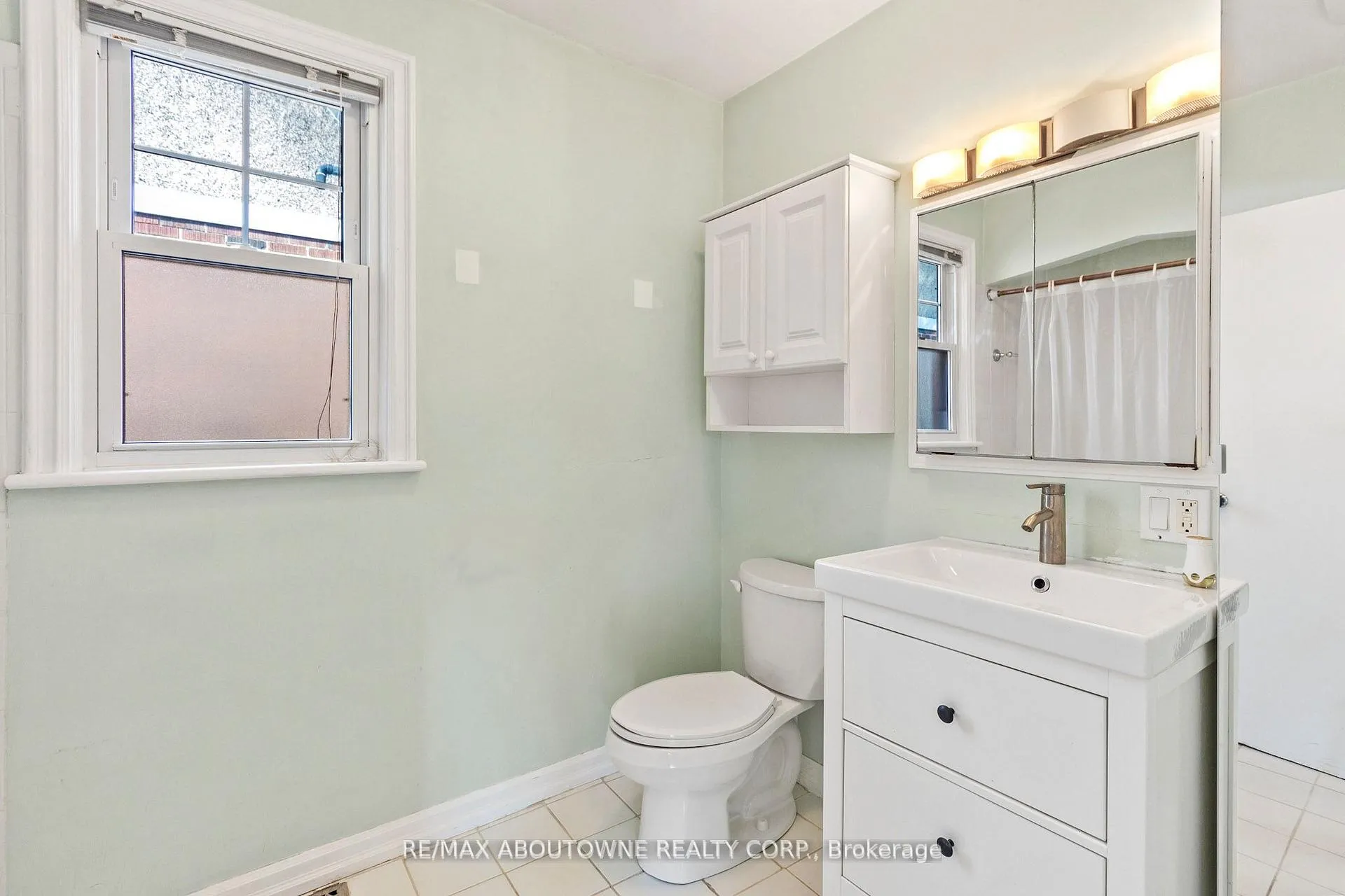 Photo 17 of 136 Brantdale Avenue, Hamilton, Southam — HOMEH