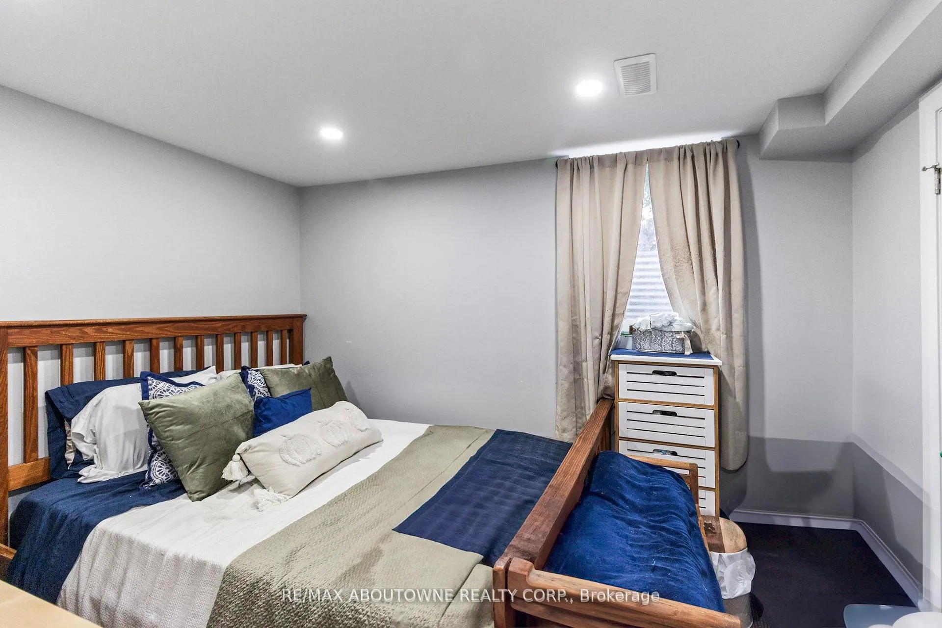 Photo 33 of 136 Brantdale Avenue, Hamilton, Southam — HOMEH