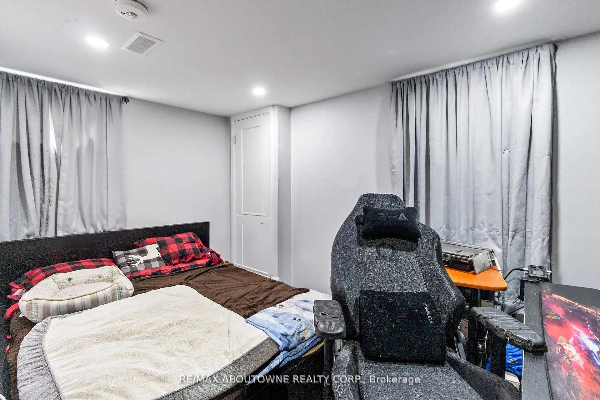 Photo 34 of 136 Brantdale Avenue, Hamilton, Southam — HOMEH