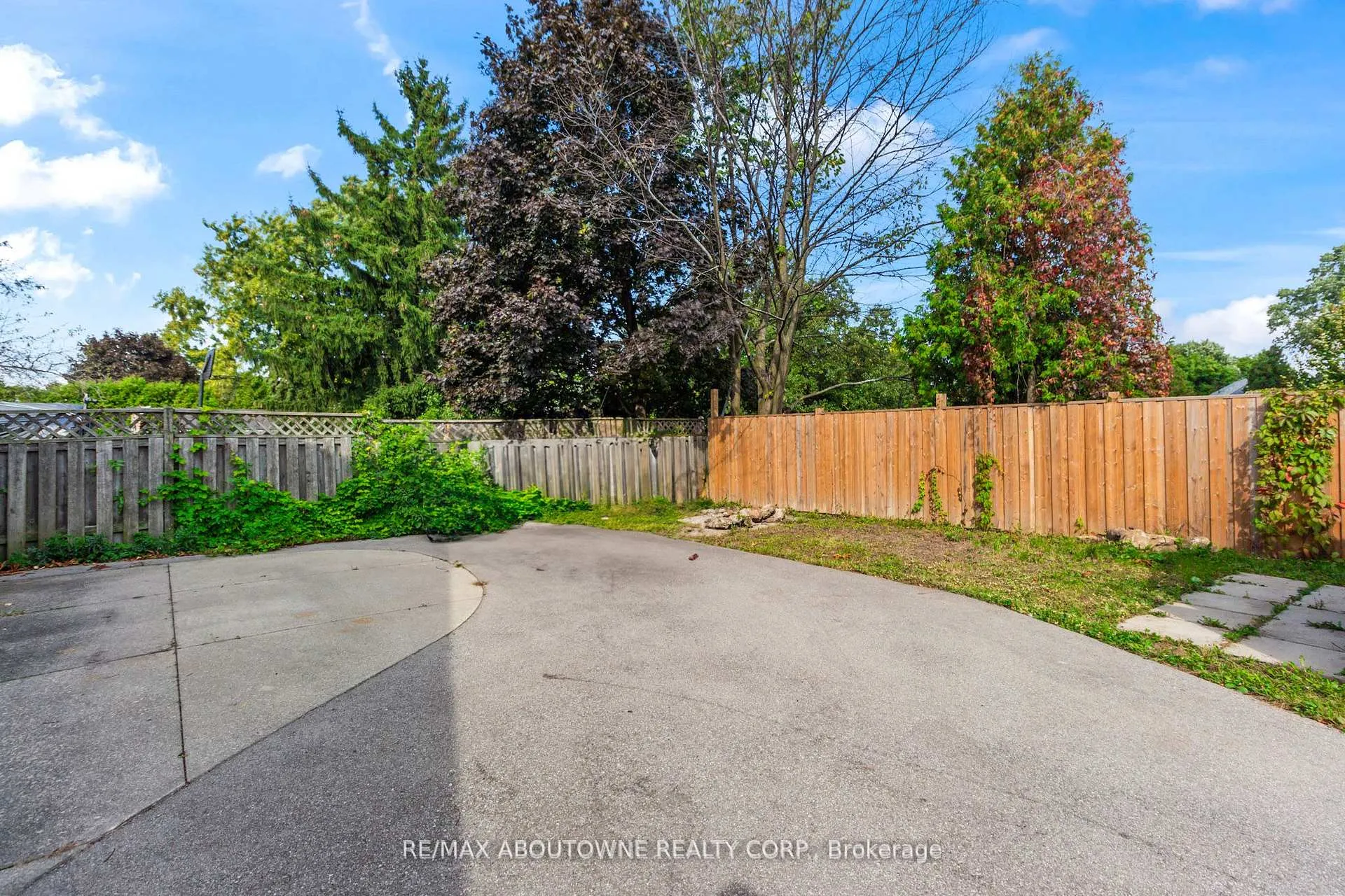 Photo 38 of 136 Brantdale Avenue, Hamilton, Southam — HOMEH