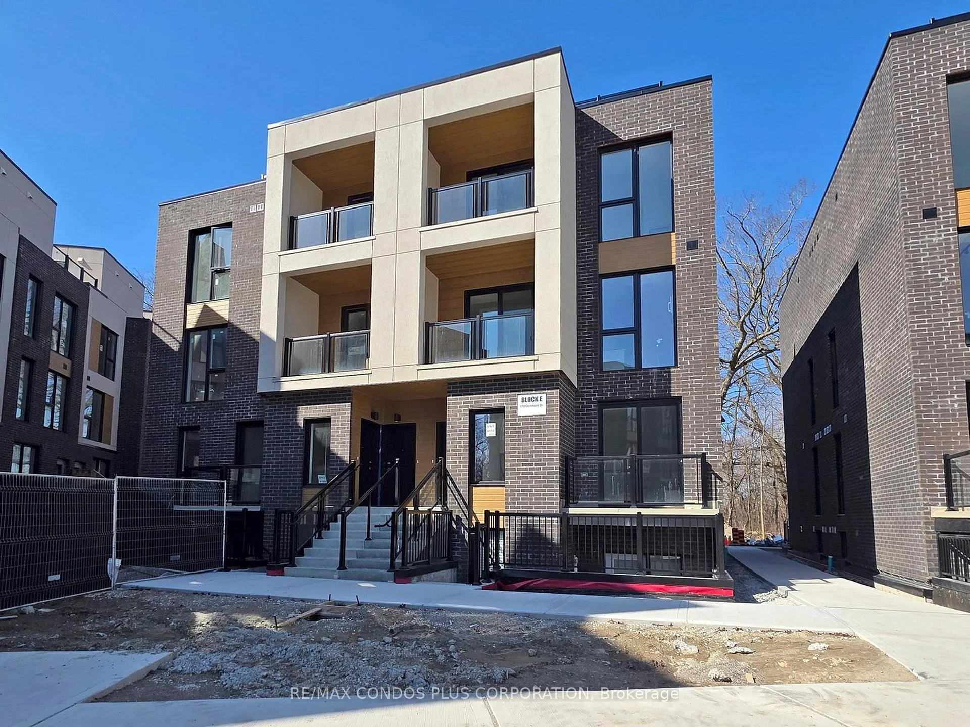 Front of Unit 5, 170 Clonmore Avenue