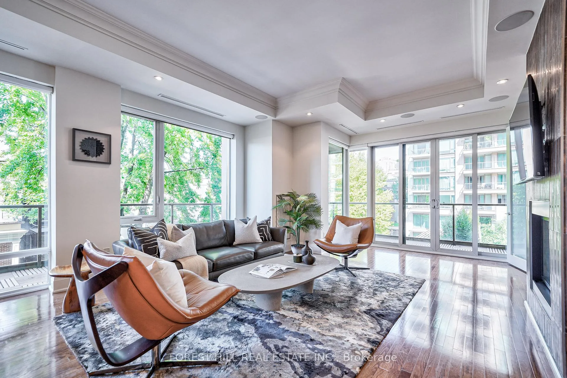 Front of Unit 304, 100 Yorkville Avenue