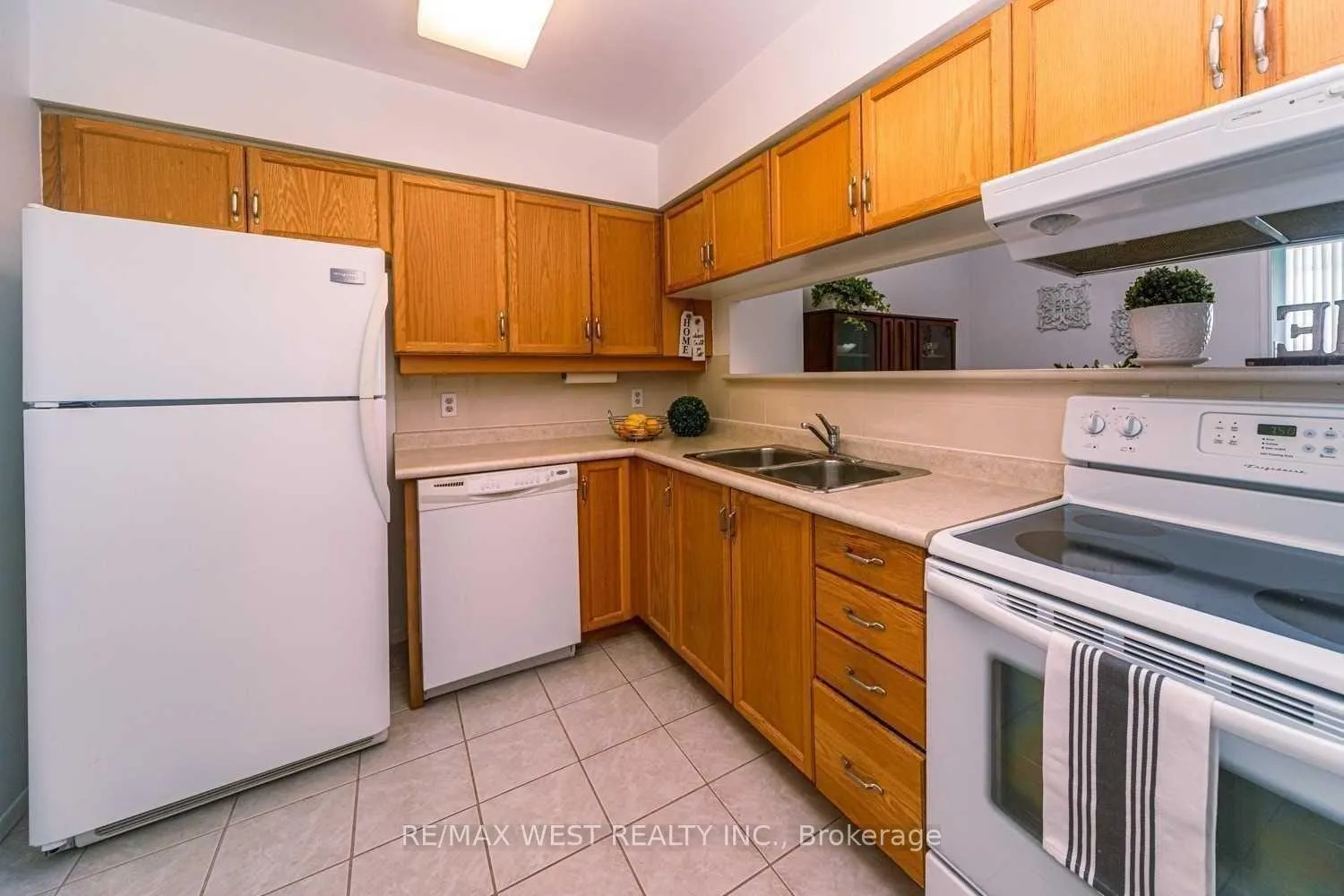 Photo 2 of Unit PH30, 1880 Valley Farm Road, Pickering, Town Centre — HOMEH