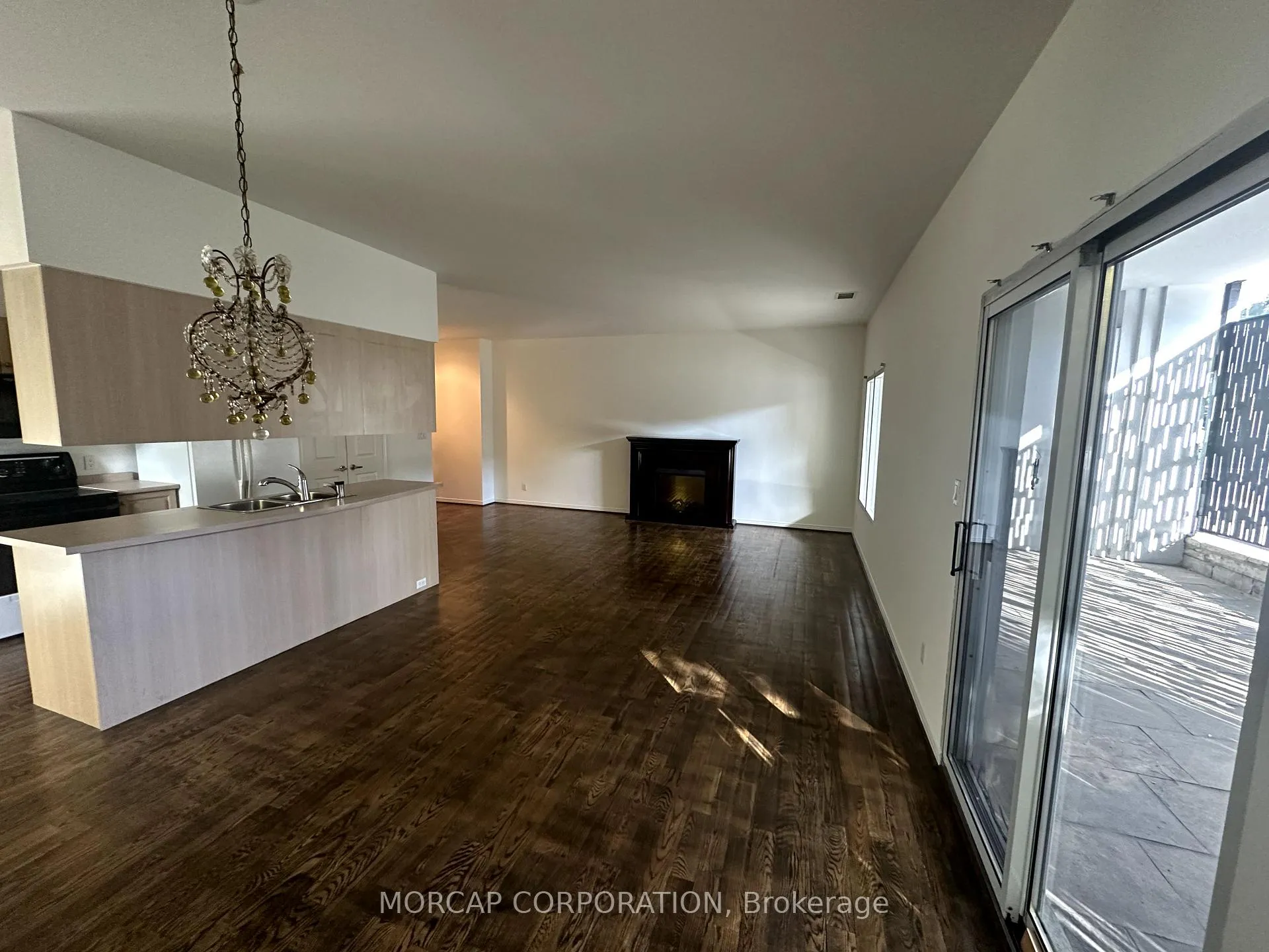 Front of Unit 109, 600 Eglinton Avenue E