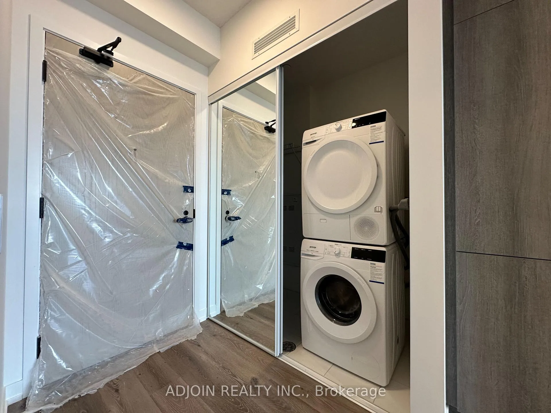 Photo 3 of Unit 1505, 225 Commerce Street, Vaughan, Vaughan Corporate Centre — HOMEH