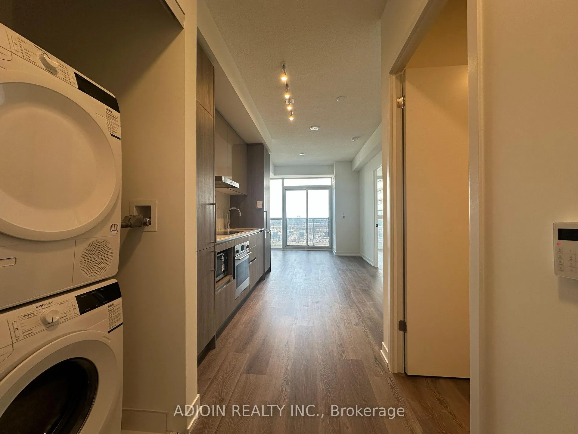 Photo 4 of Unit 1505, 225 Commerce Street, Vaughan, Vaughan Corporate Centre — HOMEH