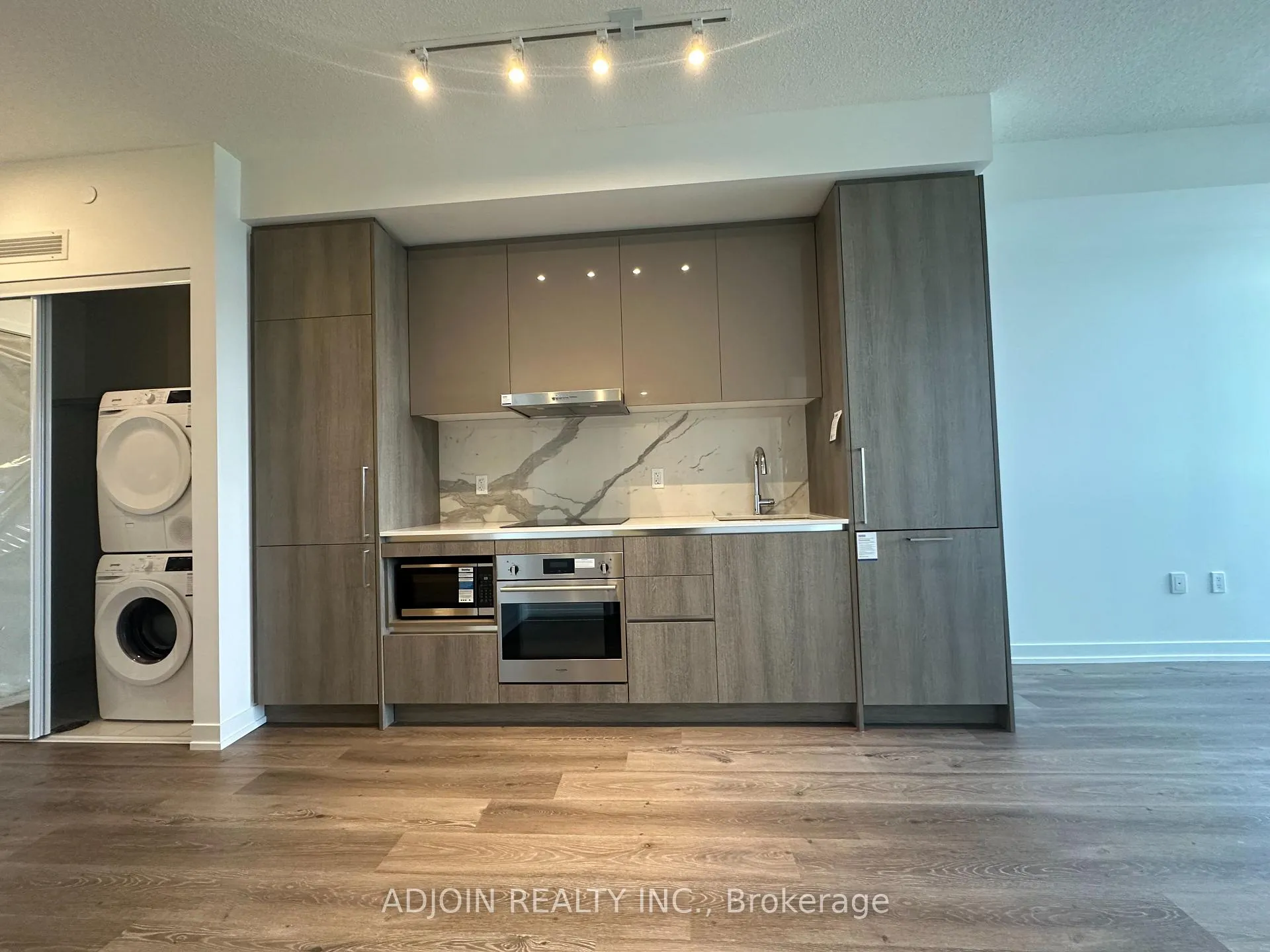 Photo 5 of Unit 1505, 225 Commerce Street, Vaughan, Vaughan Corporate Centre — HOMEH