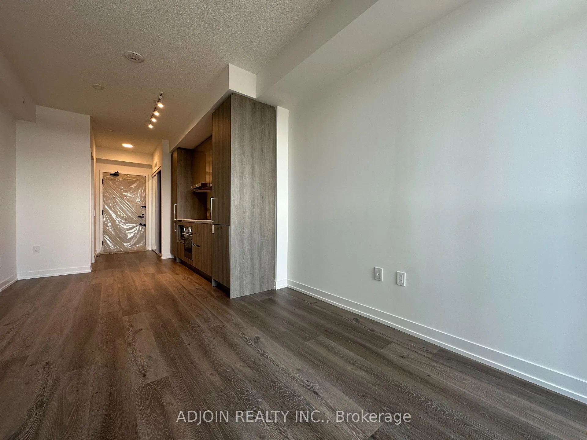 Photo 6 of Unit 1505, 225 Commerce Street, Vaughan, Vaughan Corporate Centre — HOMEH