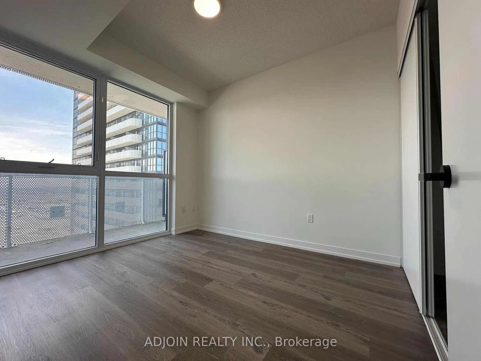 Photo 9 of Unit 1505, 225 Commerce Street, Vaughan, Vaughan Corporate Centre — HOMEH