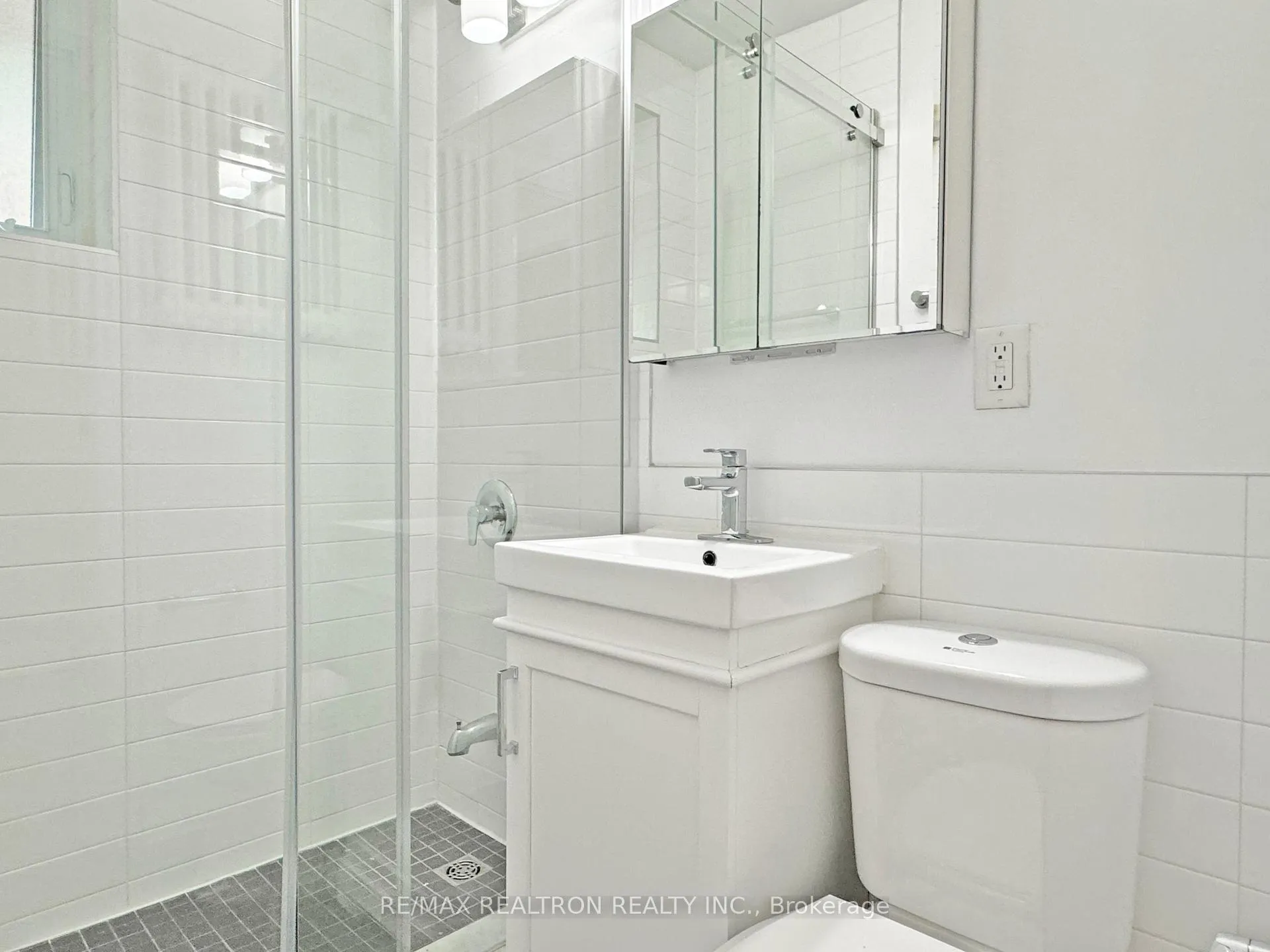 Photo 1 of Unit 304, 394 Avenue Road, Toronto, Casa Loma — HOMEH